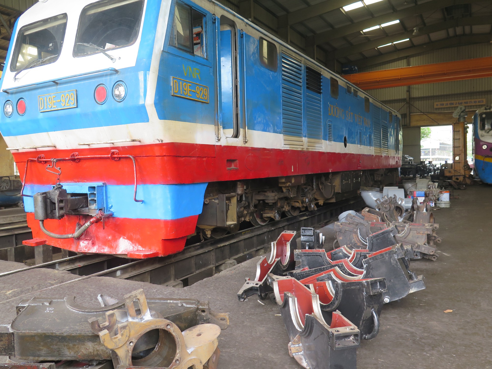 Tổng công ty Đường sắt VN làm gì với hơn 500 đầu máy, toa tàu hết niên hạn vào năm 2024? - Ảnh 4.