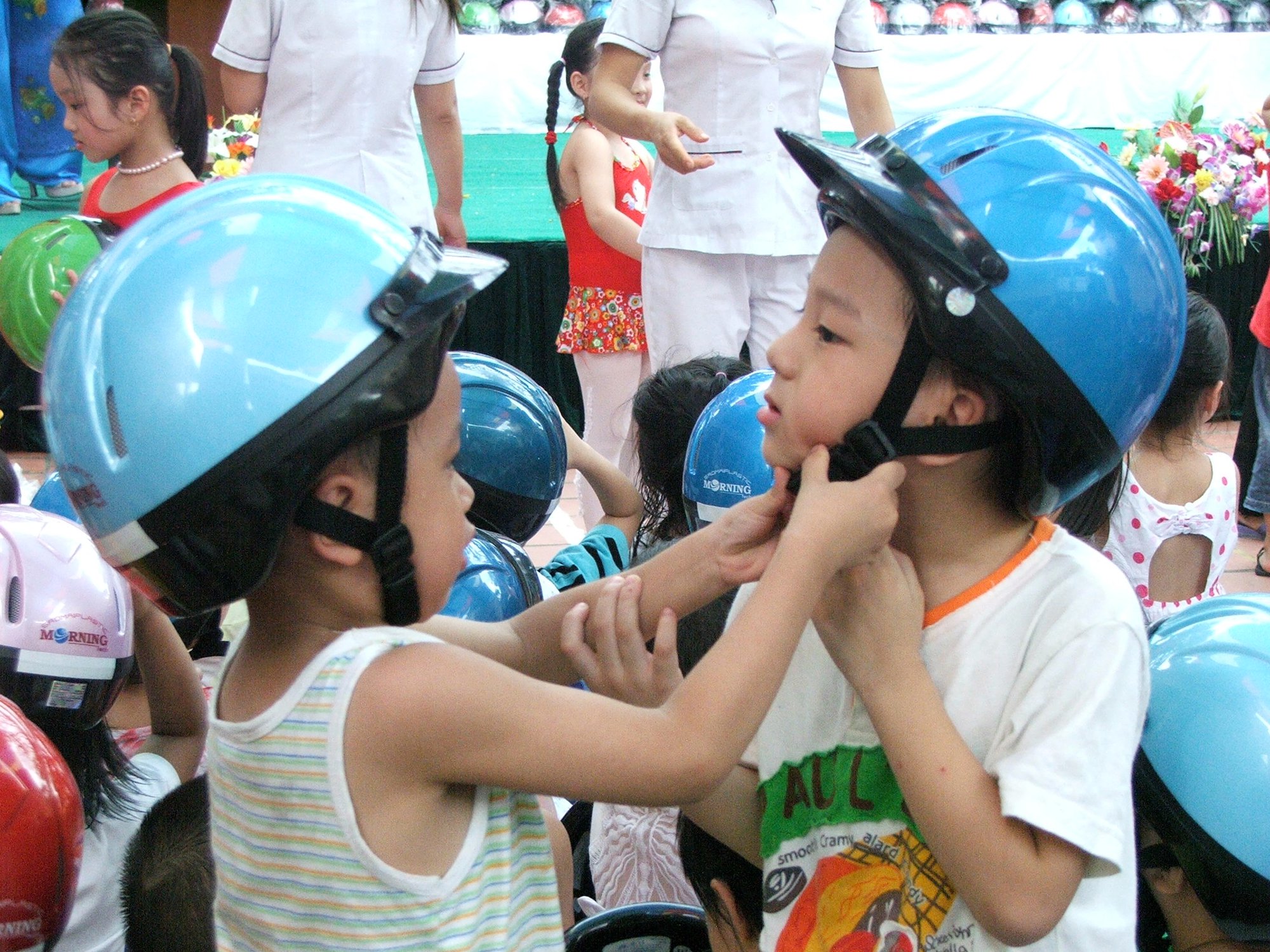 Ý thức tham gia giao thông thể hiện văn hóa quốc gia - Ảnh 2.