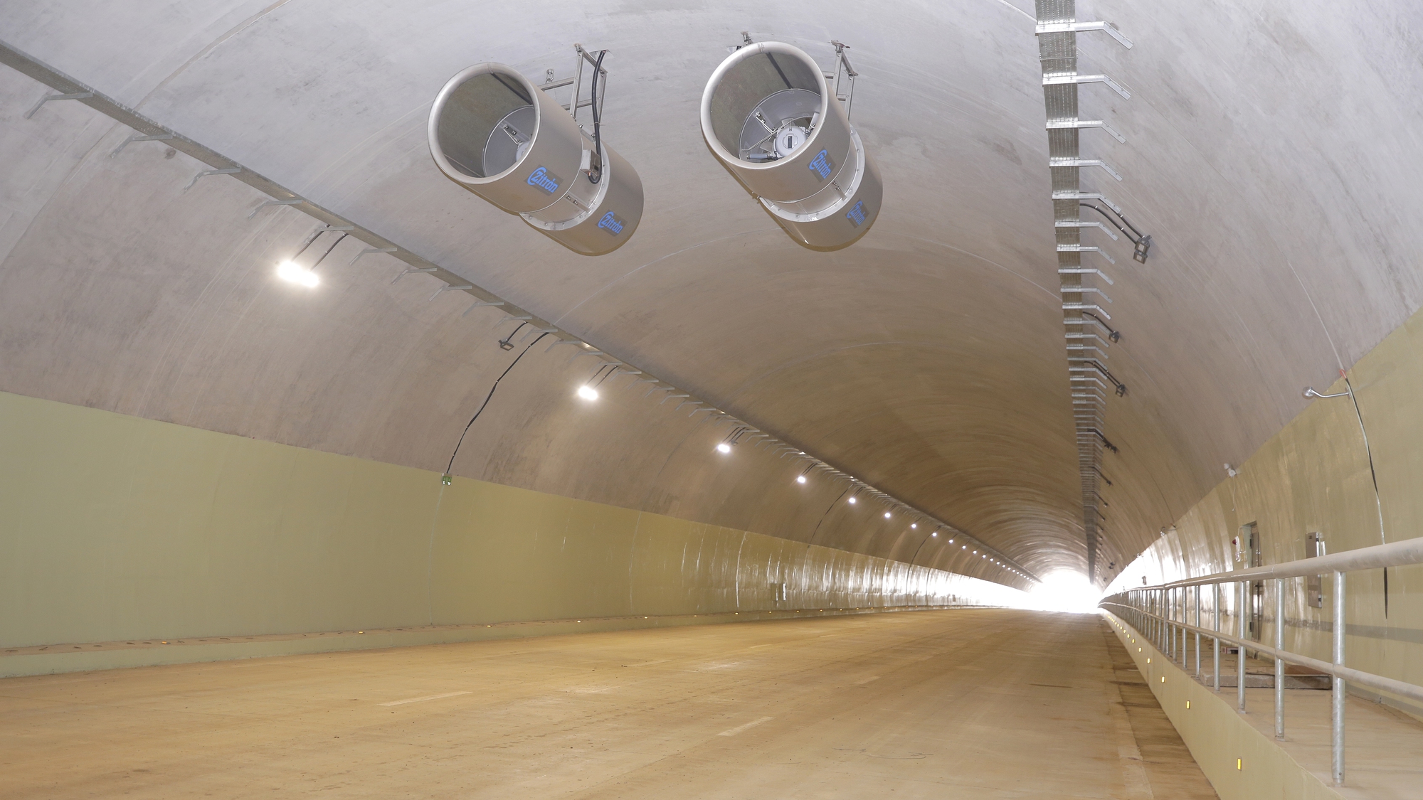 Hoàn thành hầm lớn nhất cao tốc Bắc - Nam qua Ninh Bình - Thanh Hóa  - Ảnh 6.