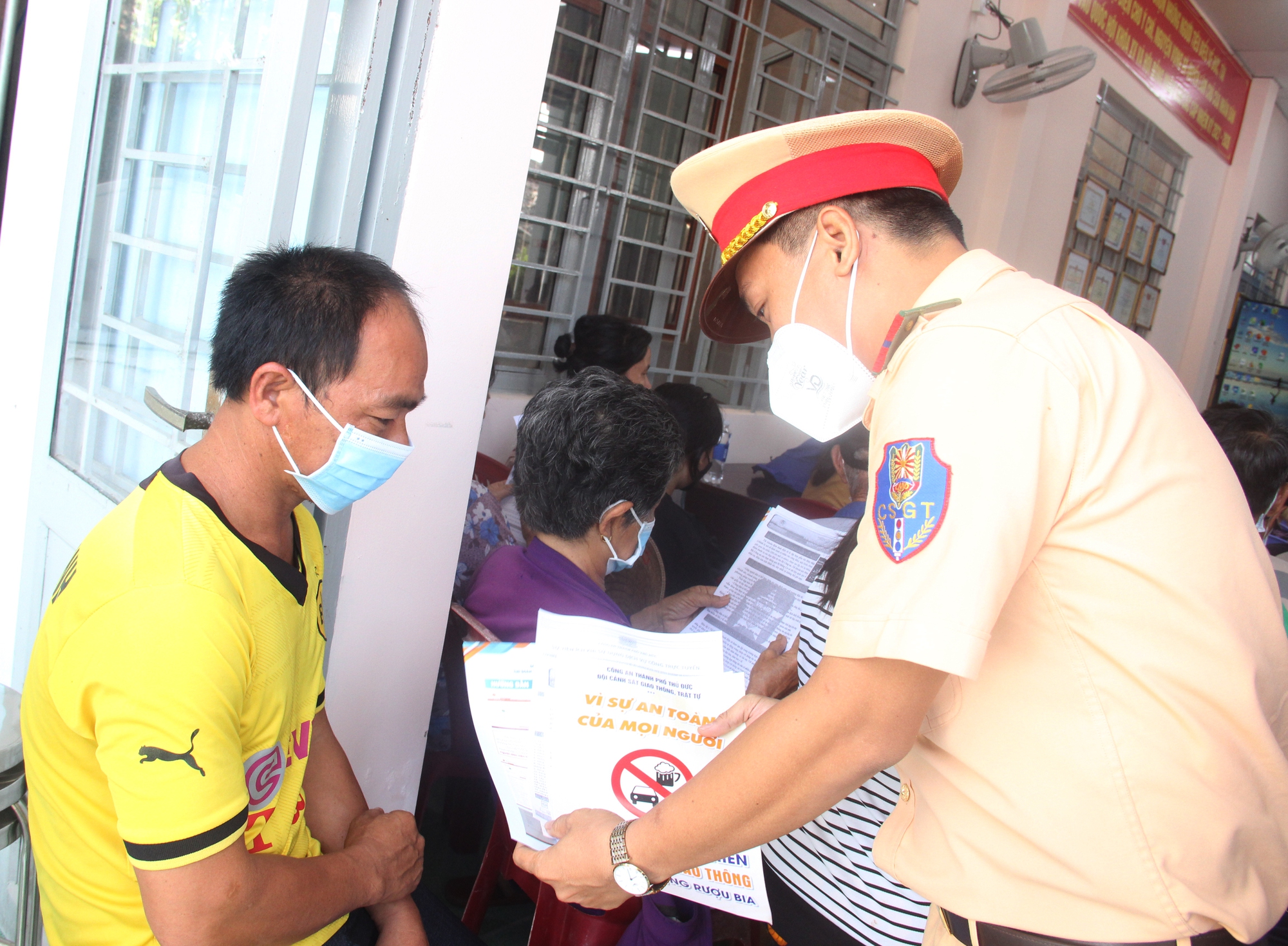 TP.HCM: Phòng Cảnh sát đường thuỷ tuyên truyền Luật giao thông đường thủy nội địa và phòng chống đuối nước cho trẻ em - Ảnh 2.