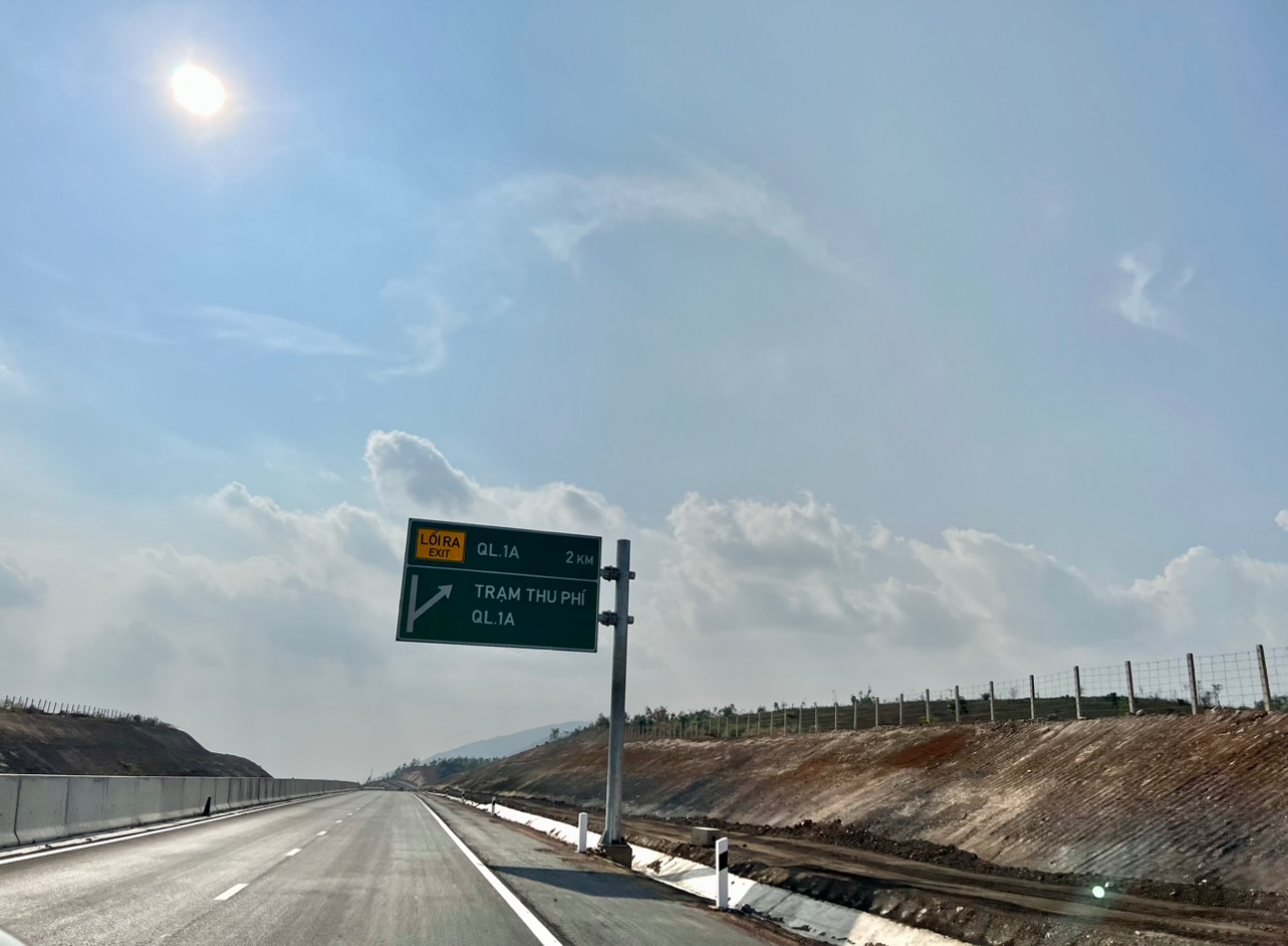 Tổ chức khánh thành sớm cao tốc Phan Thiết - Dầu Giây - Ảnh 1.