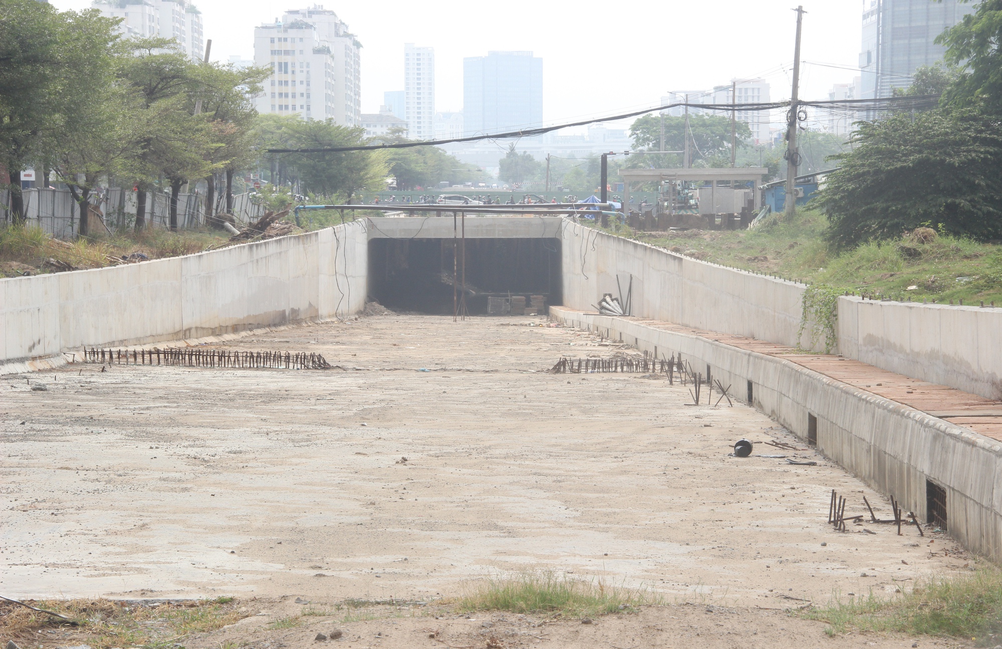 TP.HCM: Dự án hầm chui Nguyễn Văn Linh 830 tỉ đồng "đắp chiếu" do vướng mặt bằng - Ảnh 9. TP.HCM: Dự án hầm chui Nguyễn Văn Linh 830 tỉ đồng "đắp chiếu" do vướng mặt bằng - Ảnh 9.