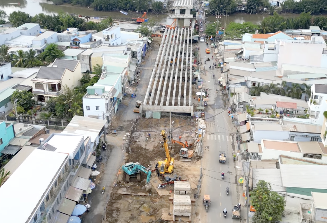 Cầu Long Kiểng thi công xuyên lễ 30/4 đẩy nhanh tiến độ dự án - Ảnh 4.