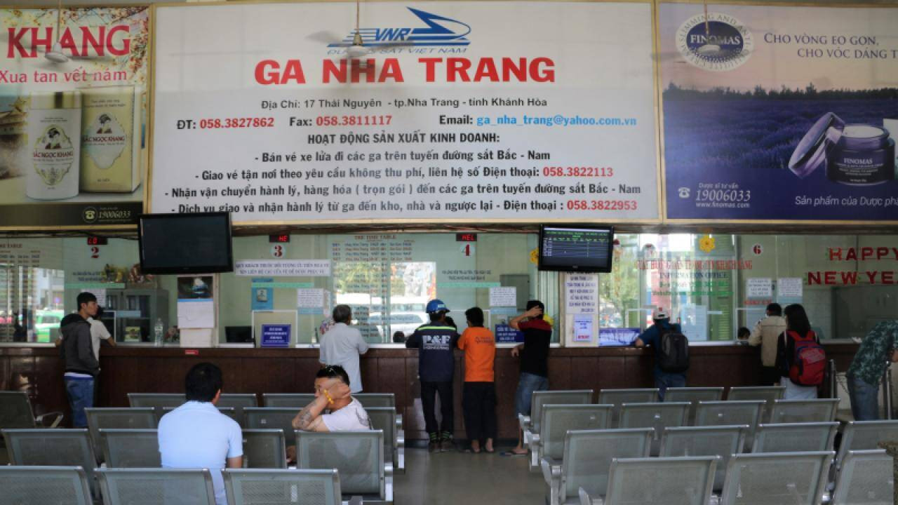 "Khát" vé tàu, xe đến Nha Trang dịp Lễ 30/4 và 1/5 - Ảnh 2.