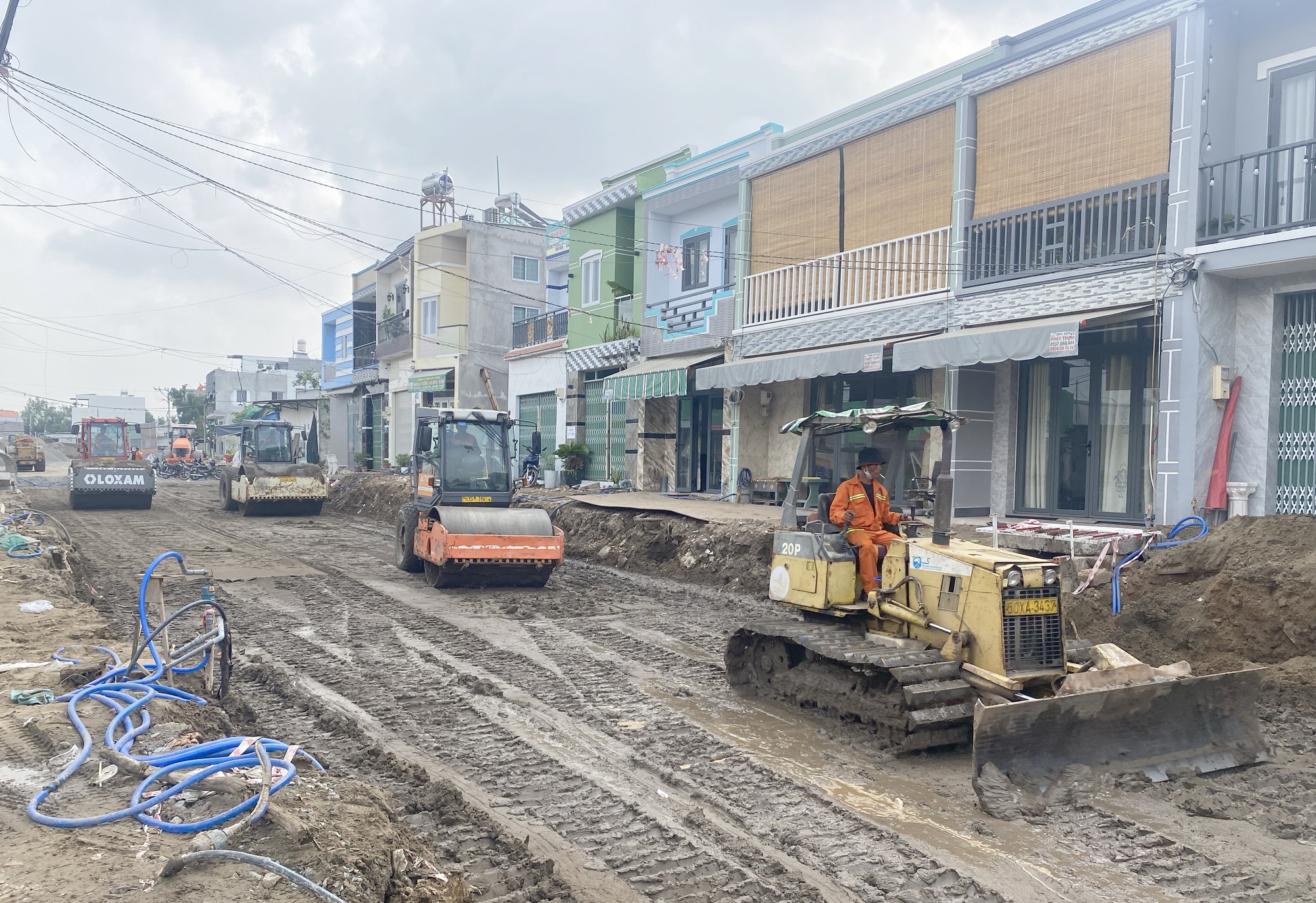 Cầu Long Kiểng thi công xuyên lễ 30/4 đẩy nhanh tiến độ dự án - Ảnh 1.