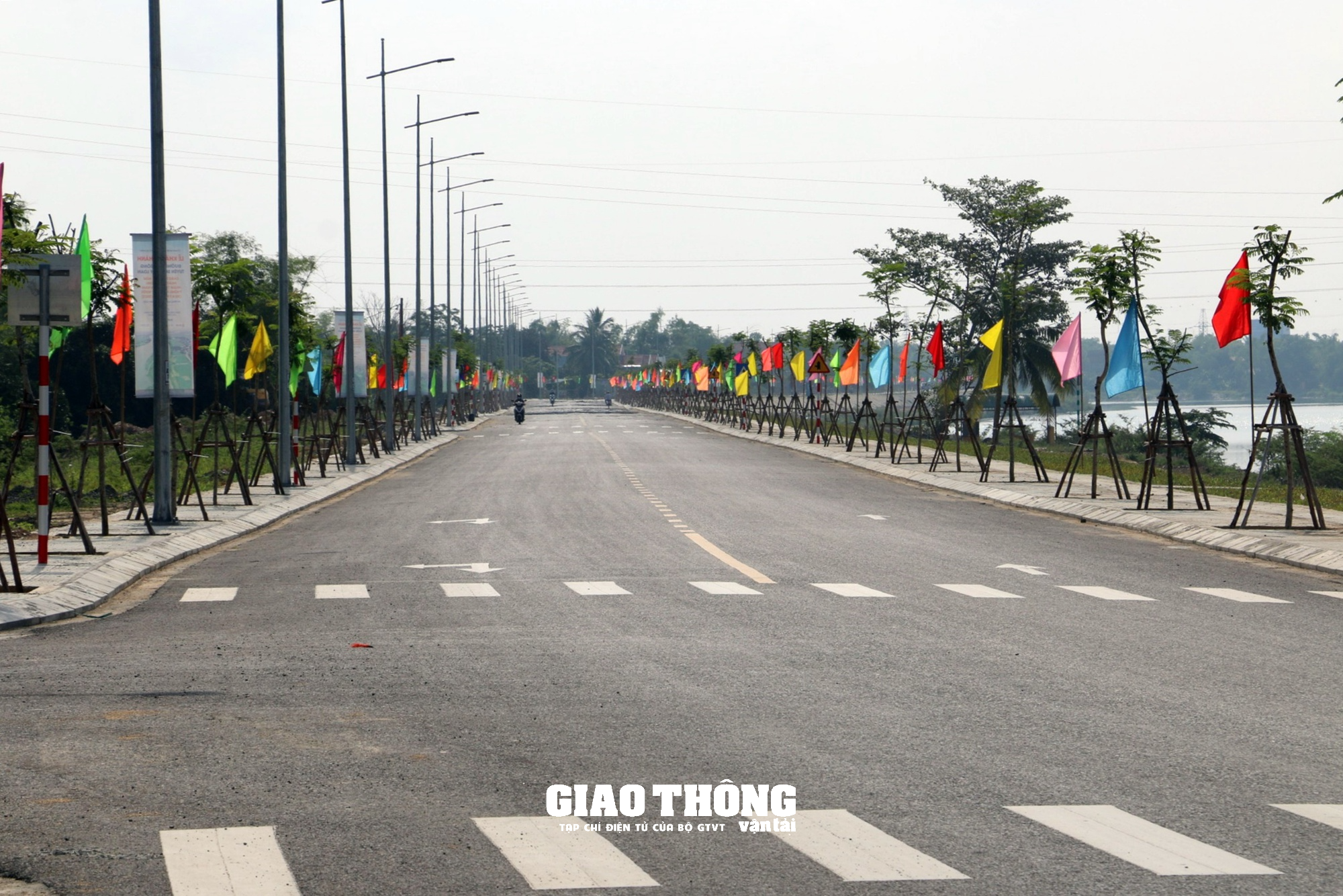 Đà Nẵng khánh thành đường ven sông gần 750 tỷ đồng - Ảnh 6. Đà Nẵng khánh thành đường ven sông gần 750 tỷ đồng - Ảnh 6.