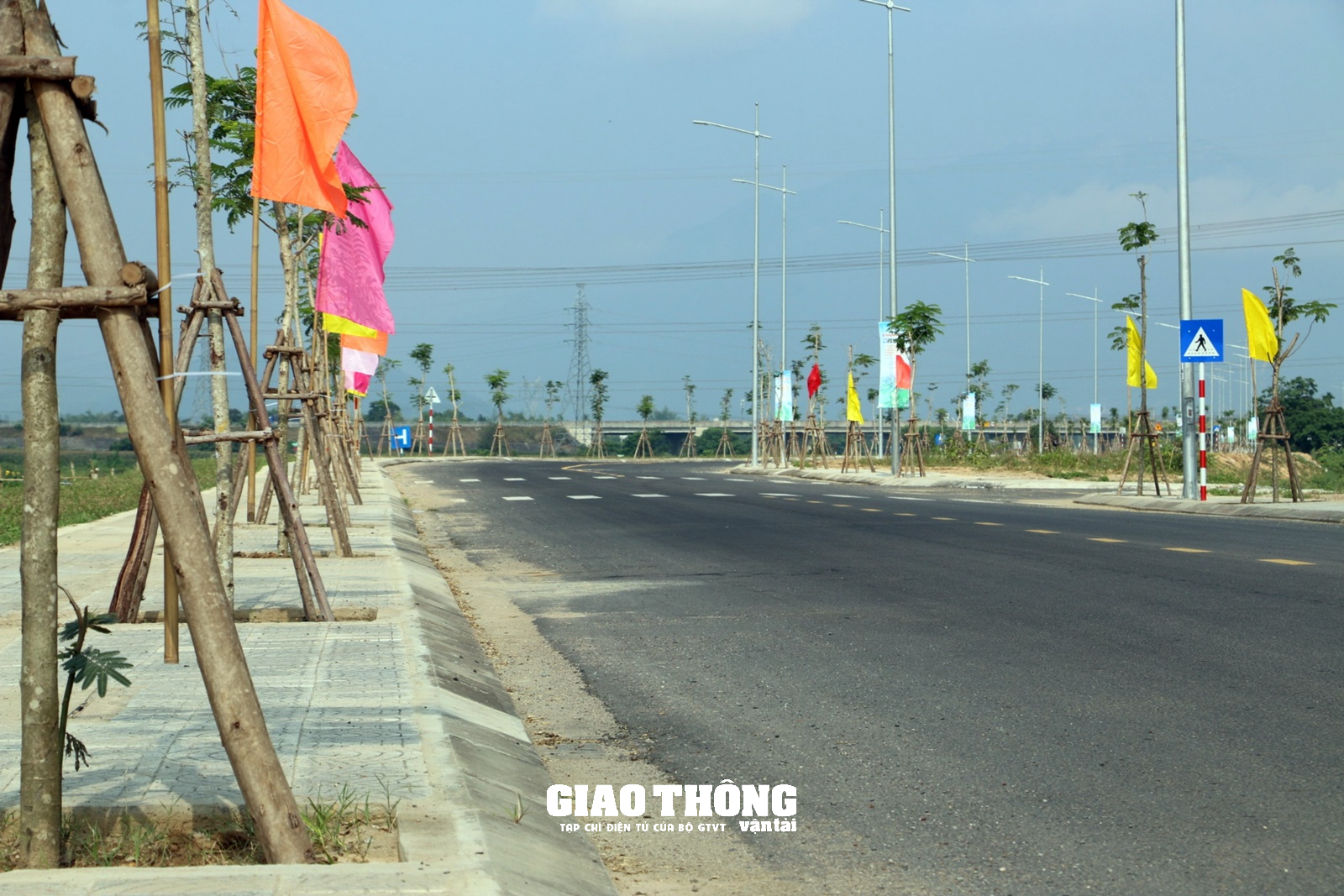 Đà Nẵng khánh thành đường ven sông gần 750 tỷ đồng - Ảnh 12. Đà Nẵng khánh thành đường ven sông gần 750 tỷ đồng - Ảnh 12.