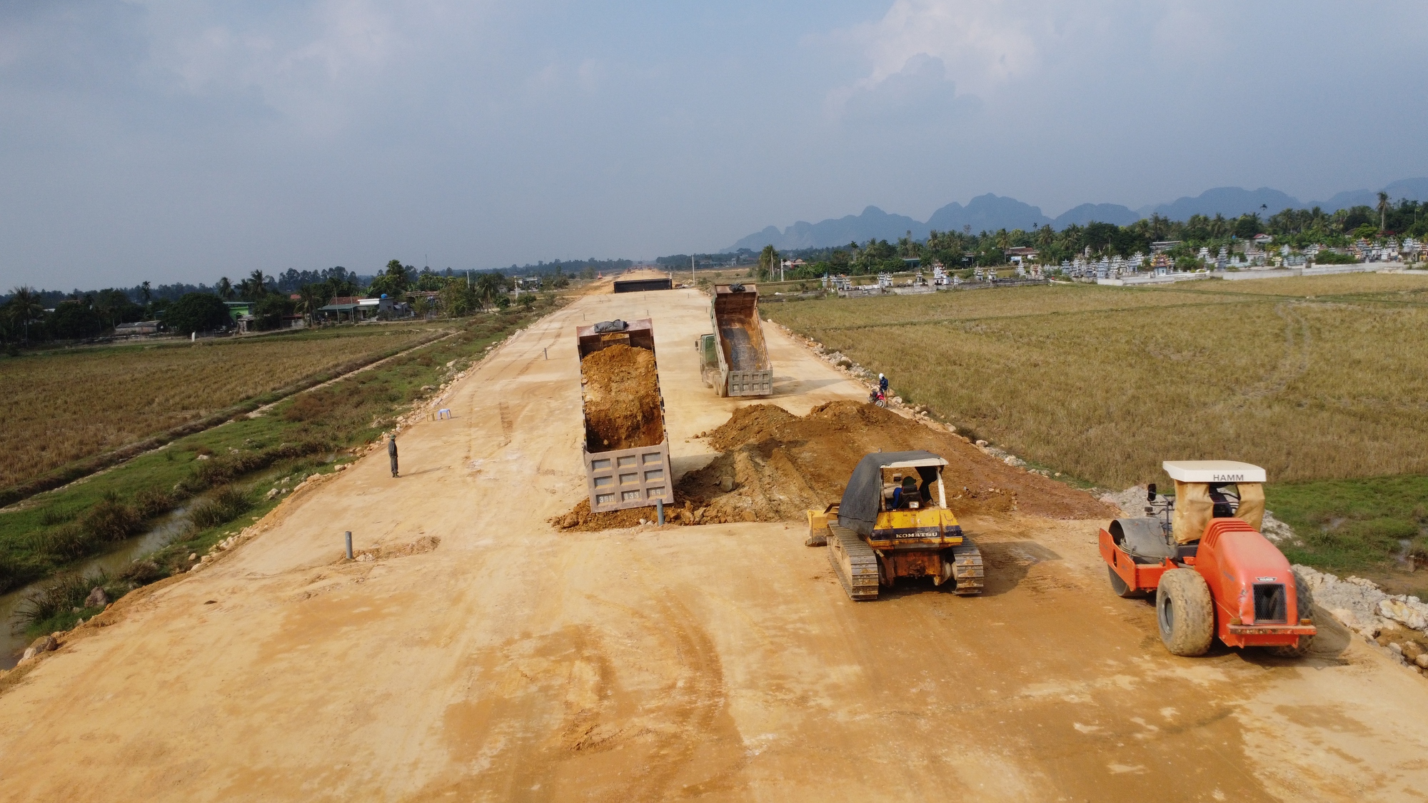 "Chặt" nhỏ cao tốc Tuyên Quang - Hà Giang: Đường một nơi, cầu một nẻo - Ảnh 1. "Chặt" nhỏ cao tốc Tuyên Quang - Hà Giang: Đường một nơi, cầu một nẻo - Ảnh 1.