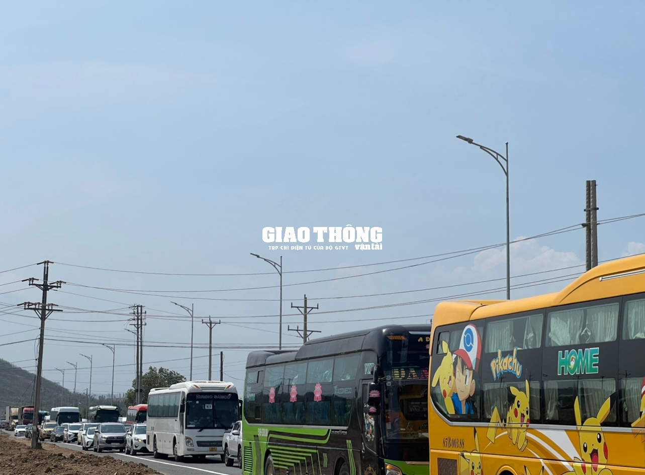 Nóng: Bắt đầu ùn tắc trên cao tốc Phan Thiết - Dầu Giây - Ảnh 3.