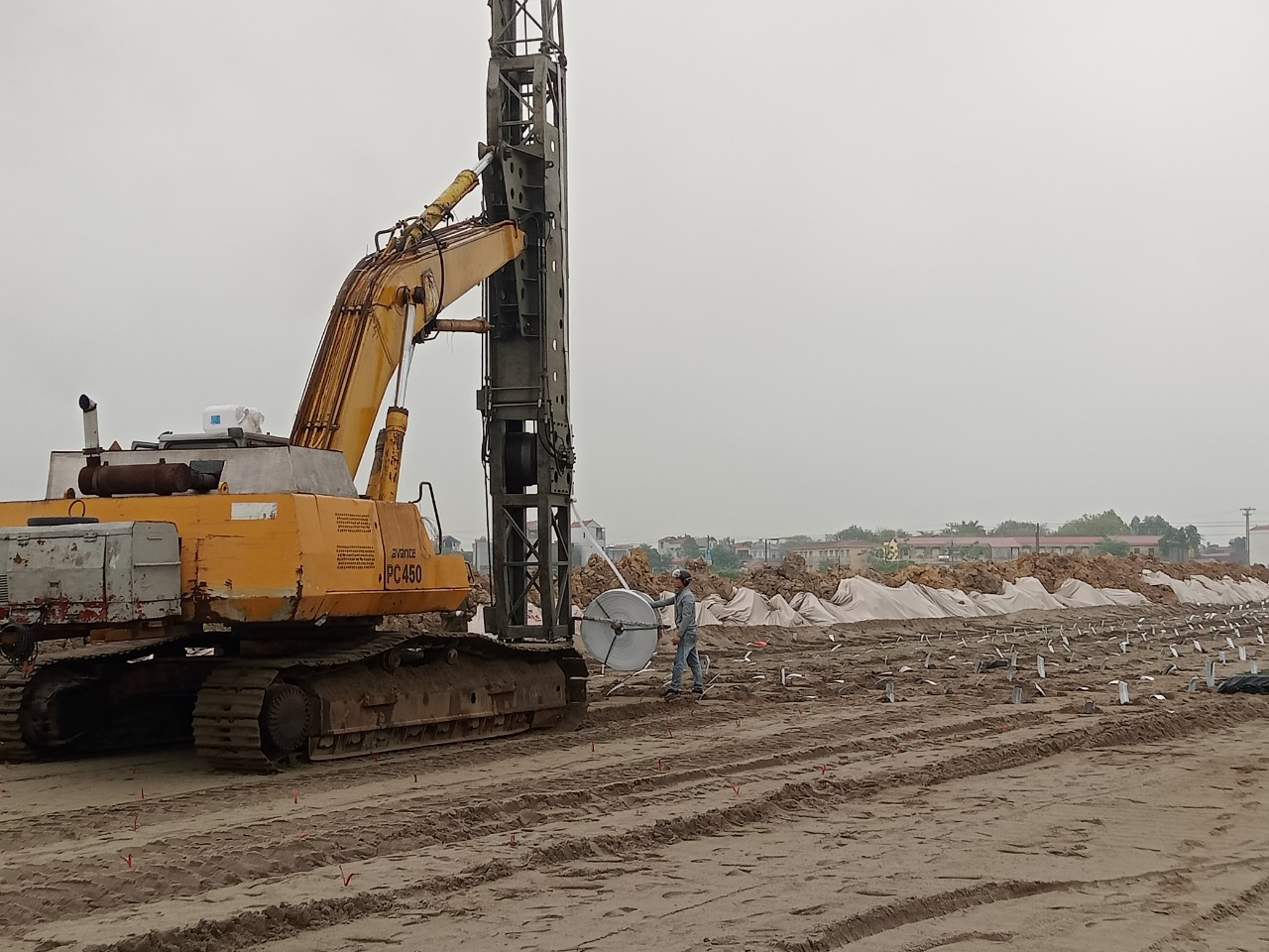 Phóng sự ảnh: Ngắm toàn cảnh thi công cầu dây văng đầu tiên ở Bắc Giang vượt sông Thương - Ảnh 22.