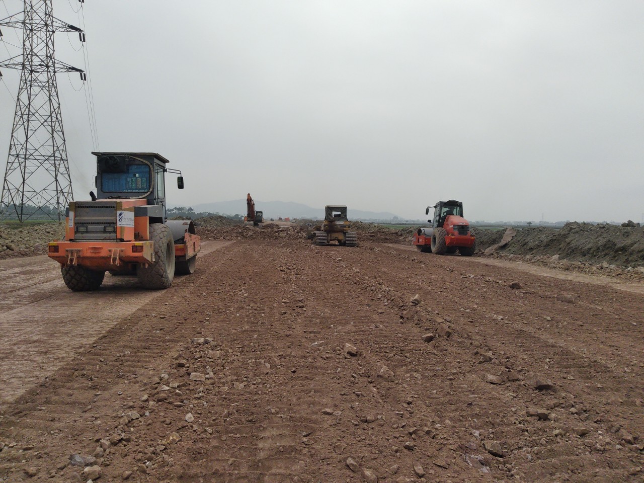 Phóng sự ảnh: Ngắm toàn cảnh thi công cầu dây văng đầu tiên ở Bắc Giang vượt sông Thương - Ảnh 23.