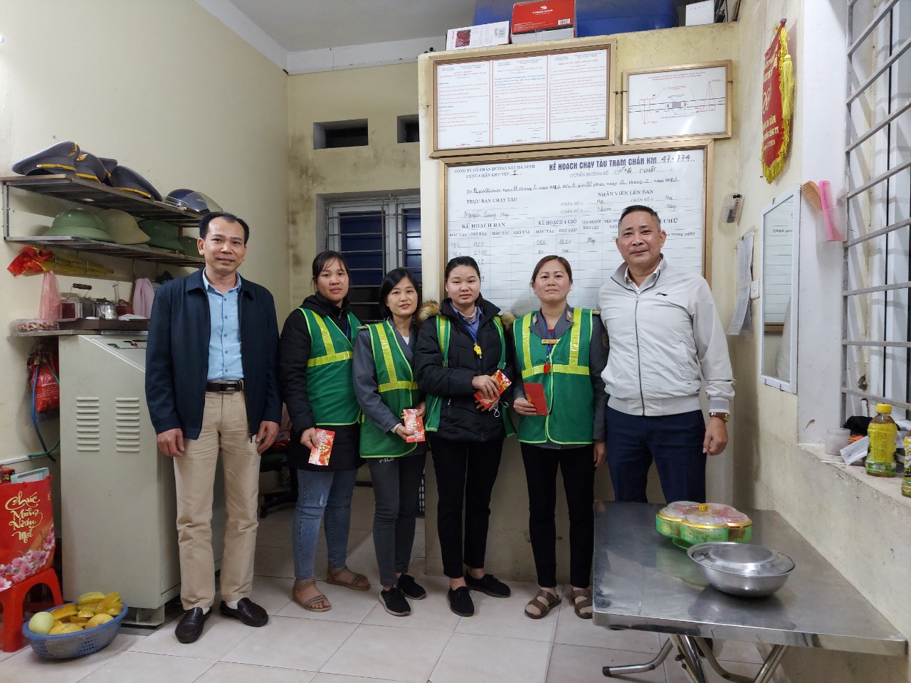 Công ty cổ phần đường sắt Hà Ninh: Đảm bảo an toàn chạy tàu - Ảnh 3.