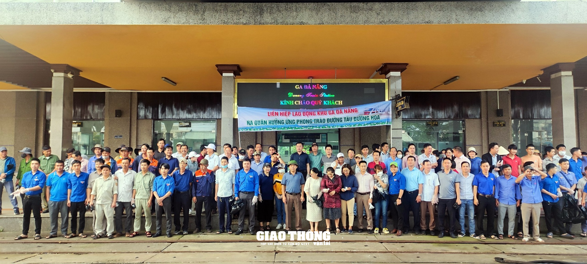 Cận cảnh "Đường tàu, đường hoa" khu vực ga Đà Nẵng - Ảnh 4.