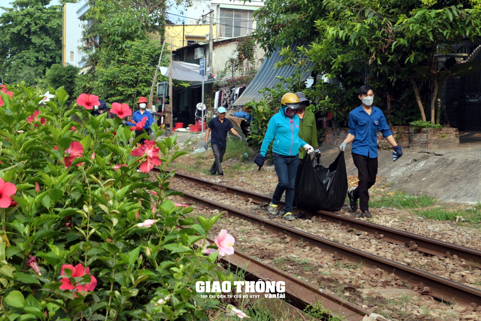 Cận cảnh "Đường tàu, đường hoa" khu vực ga Đà Nẵng - Ảnh 9.