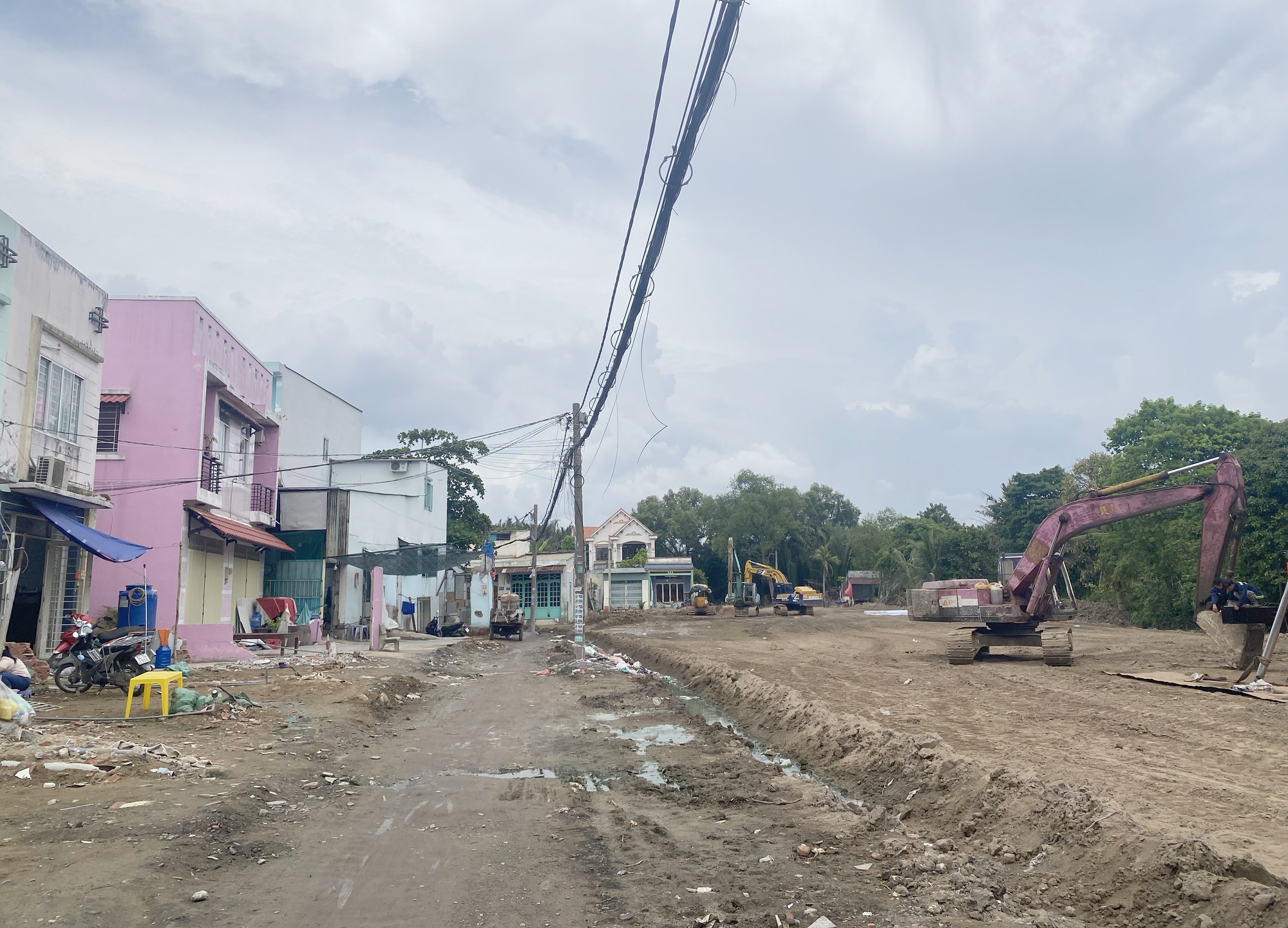 Tiến độ dự án xây dựng, mở rộng QL50 phụ thuộc vào công tác giải phóng mặt bằng - Ảnh 1.