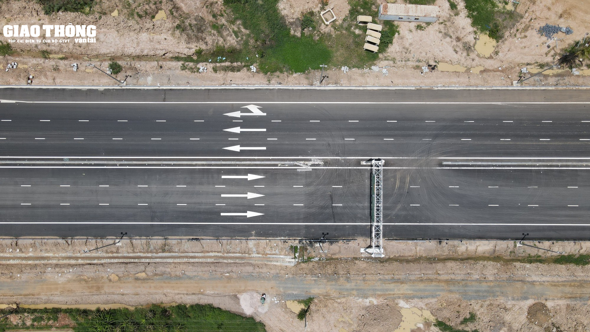 Ngắm tuyến cao tốc gặp nhiều khó khăn từ mỏ vật liệu đã được hoàn thành - Ảnh 4.