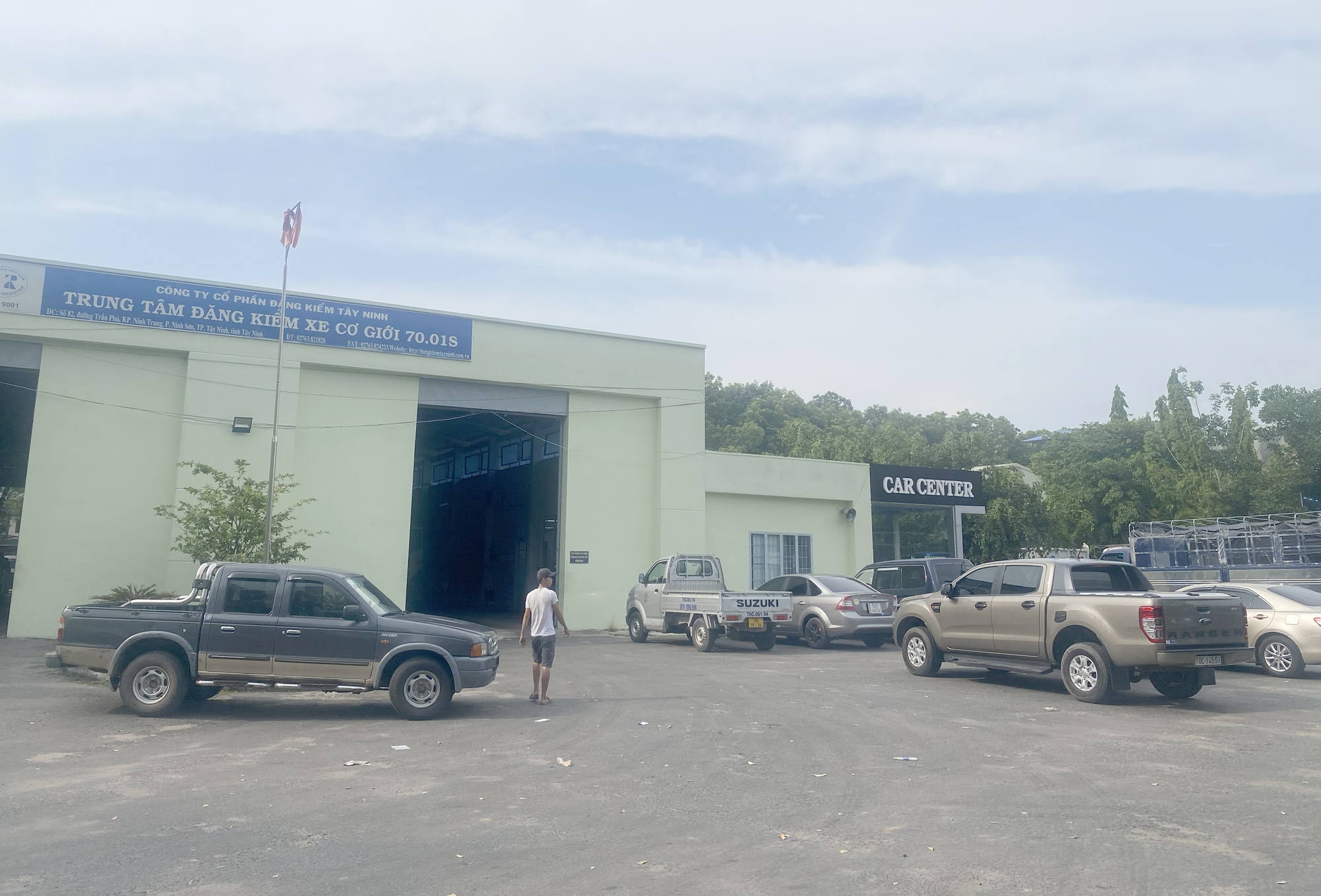 Tây Ninh đăng kiểm tăng đột biến do phương tiện từ nơi khác đổ về - Ảnh 1.