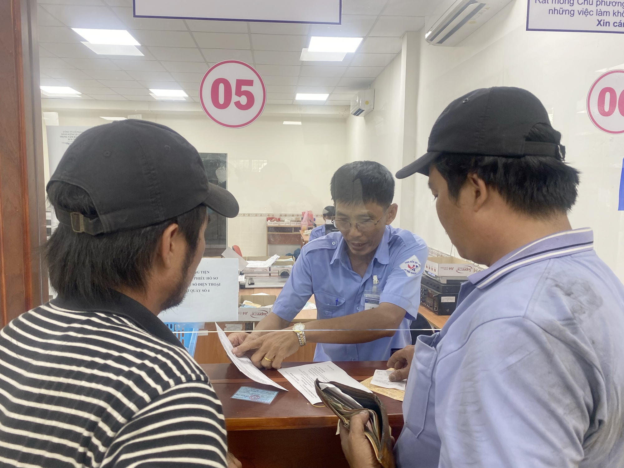 Tây Ninh đăng kiểm tăng đột biến do phương tiện từ nơi khác đổ về - Ảnh 5.