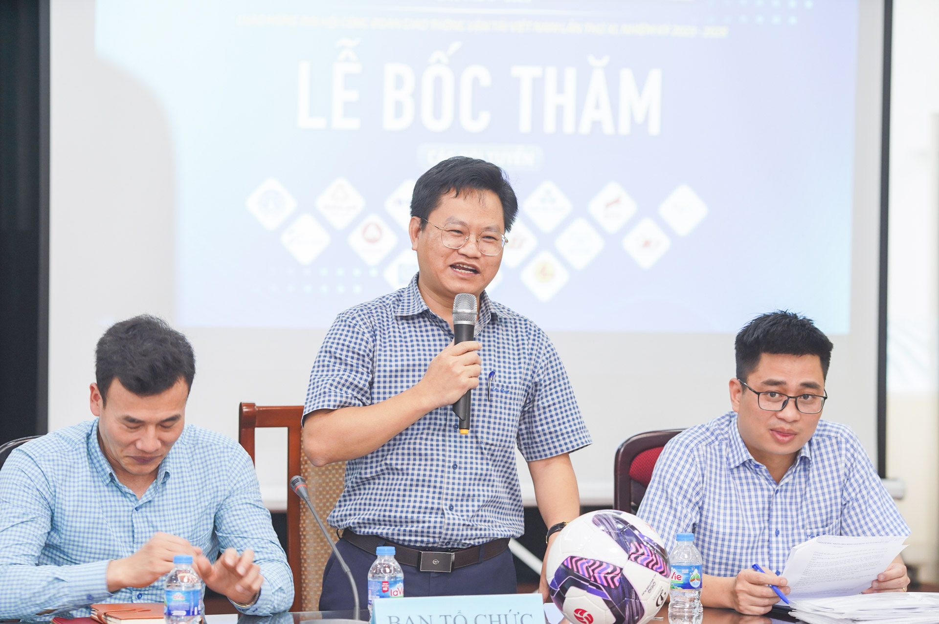 Xác định 4 bảng đấu với 31 trận bóng tranh Cup Tạp chí Giao thông vận tải lần thứ II năm 2023 - Ảnh 2.