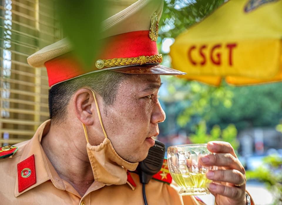 Tăng cường công tác đảm bảo TT ATGT và PCCC trong điều kiện khắc nghiệt - Ảnh 1. Tăng cường công tác đảm bảo TT ATGT và PCCC trong điều kiện khắc nghiệt - Ảnh 1.