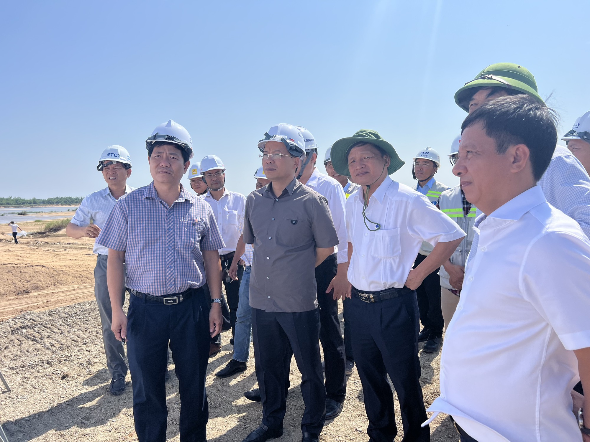 Xoá mặt bằng "xôi đỗ" tại cao tốc Chí Thạnh - Vân Phong - Ảnh 1.