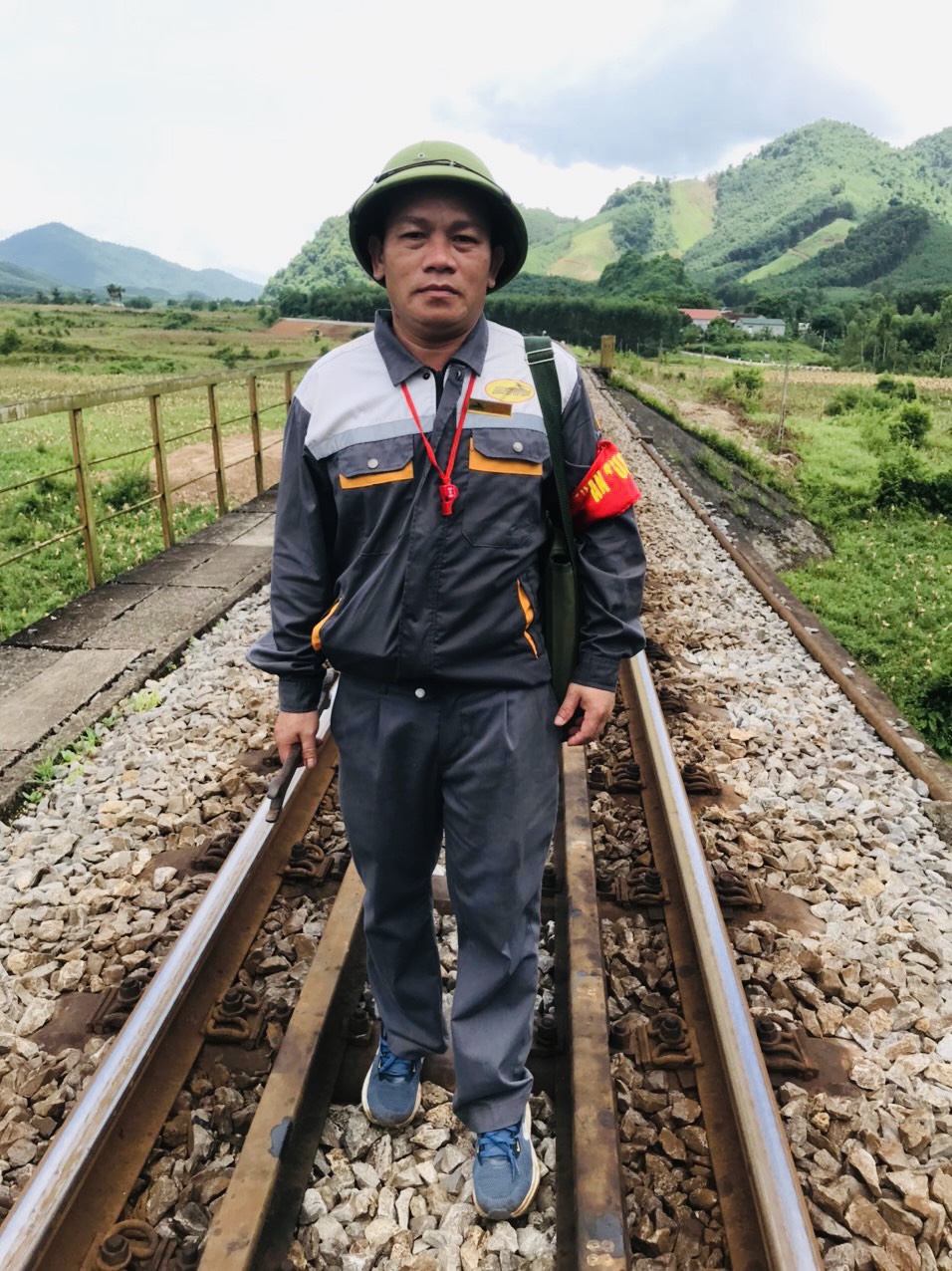 Ảnh: Công nhân đường sắt nhận quà đặc biệt trong Tháng Công nhân 2023 - Ảnh 7.