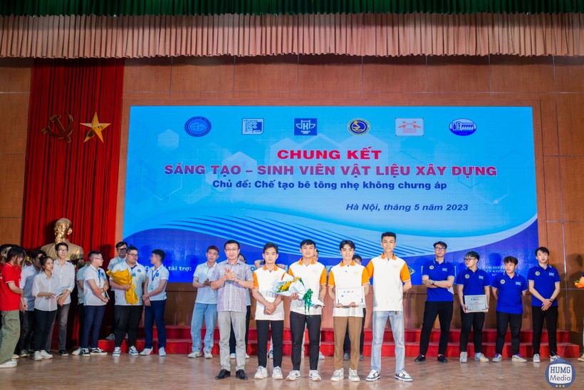 Sinh viên khối ngành GTVT đoạt giải cao Cuộc thi “Sáng tạo - Sinh viên vật liệu xây dựng” năm 2023 - Ảnh 1.