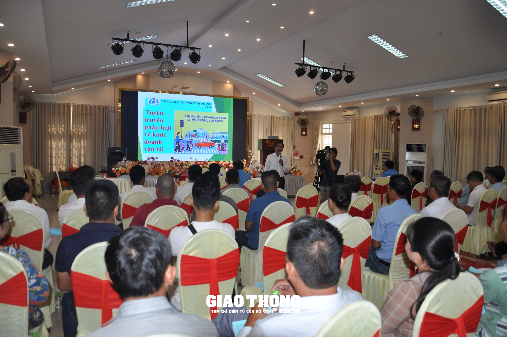 Chủ xe, chủ hàng cam kết chở đúng tải trọng, xây dựng văn hóa kinh doanh vận tải - Ảnh 3.