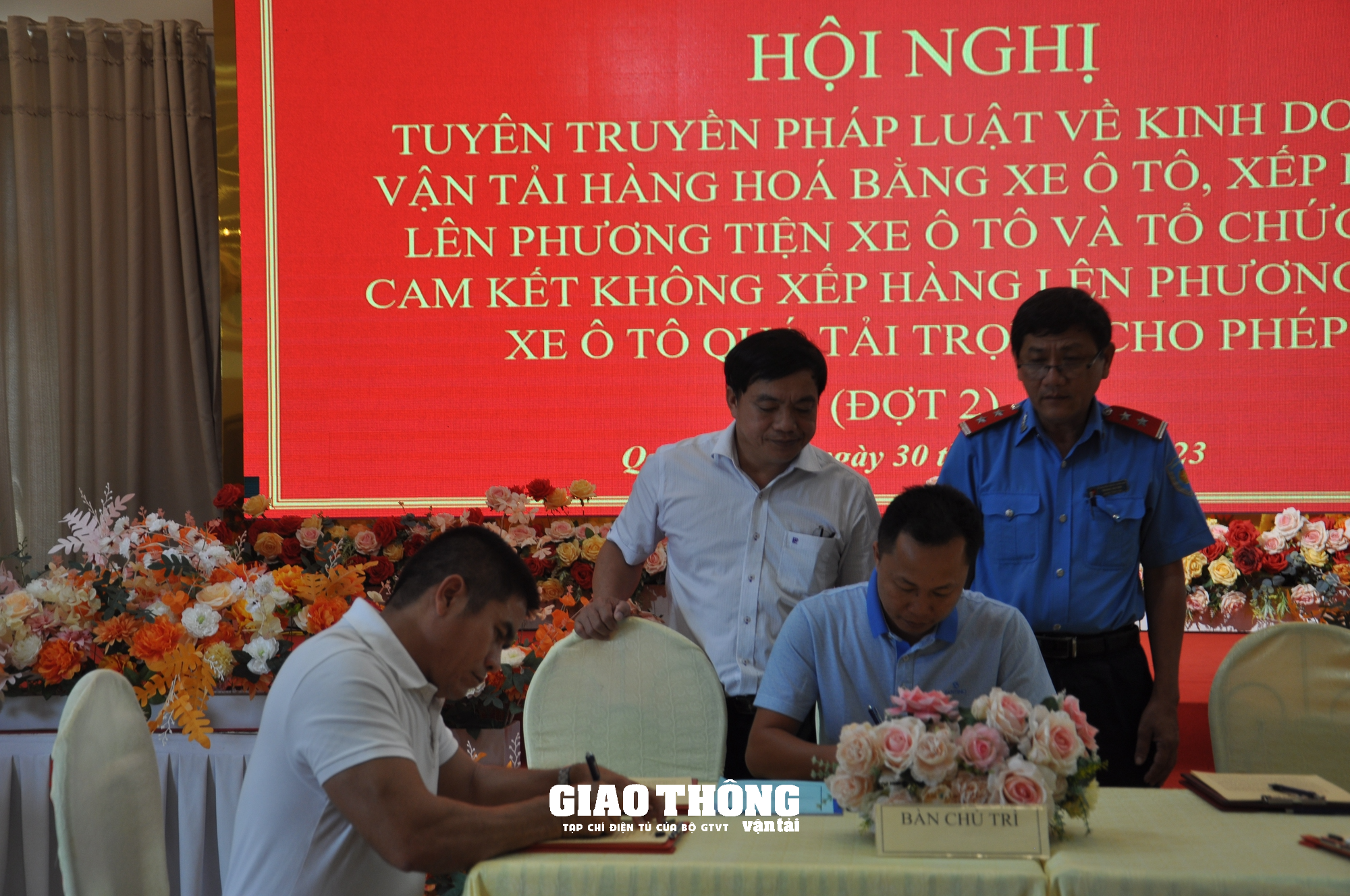 Chủ xe, chủ hàng cam kết chở đúng tải trọng, xây dựng văn hóa kinh doanh vận tải - Ảnh 9.