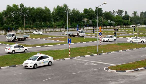 Bộ GTVT phản hồi 3 tỉnh về đề xuất phân cấp cho địa phương - Ảnh 1.