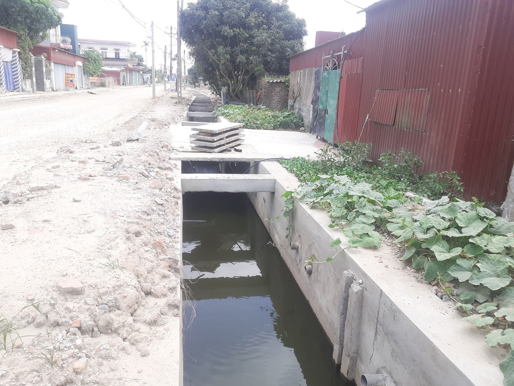 Chùm ảnh: Buông lỏng quản lý thi công dự án nâng cấp đường ở Thái Bình - Ảnh 5.