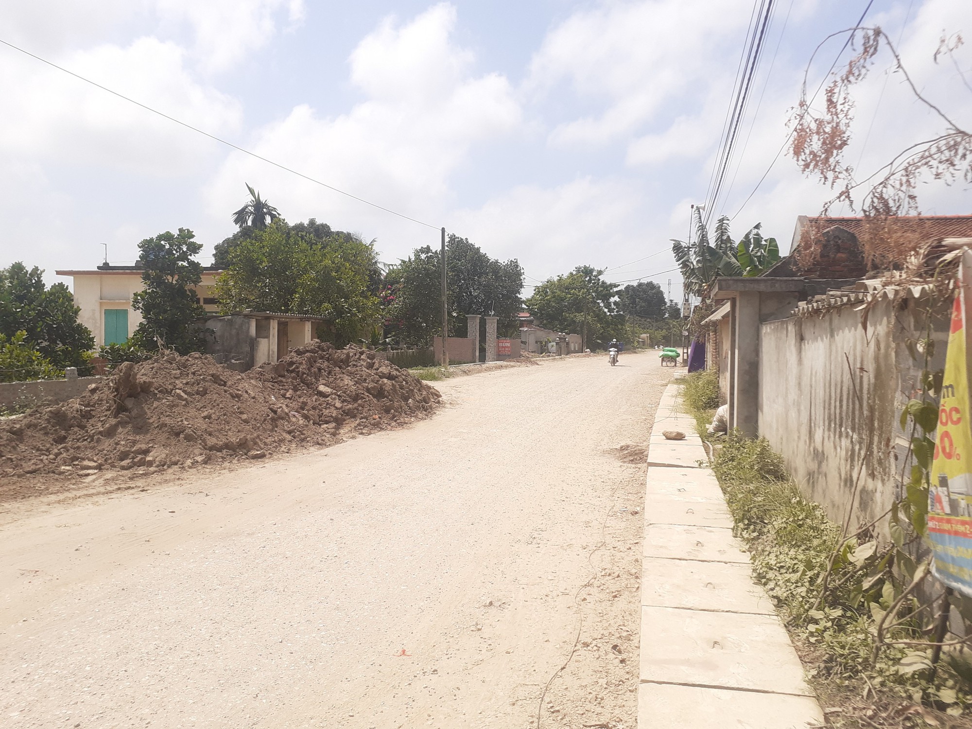 Chùm ảnh: Buông lỏng quản lý thi công dự án nâng cấp đường ở Thái Bình - Ảnh 12.