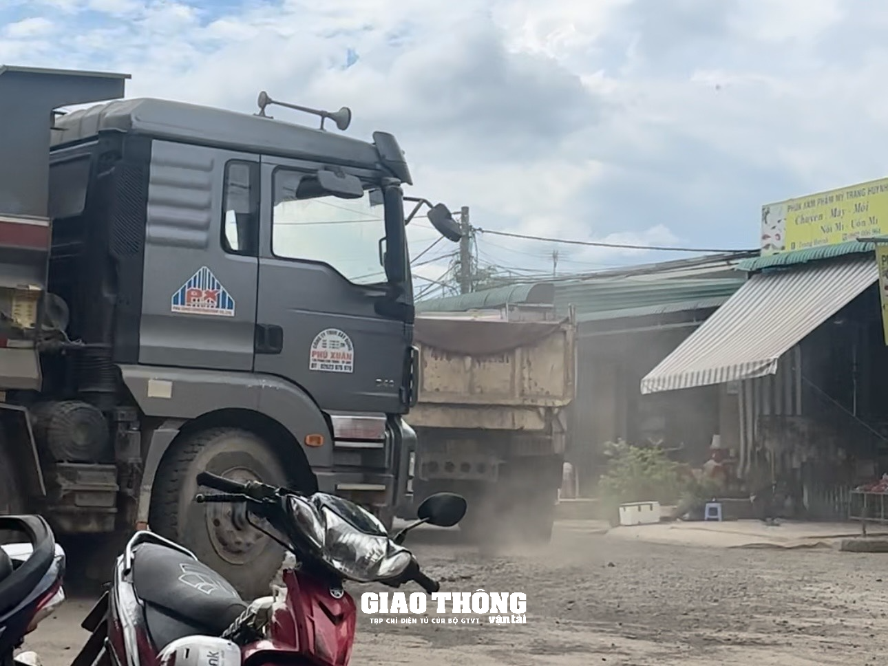 Đường giới hạn 10 tấn "oằn lưng" gánh đoàn xe ben, đầu kéo hàng chục tấn ở Đắk Lắk - Ảnh 5.