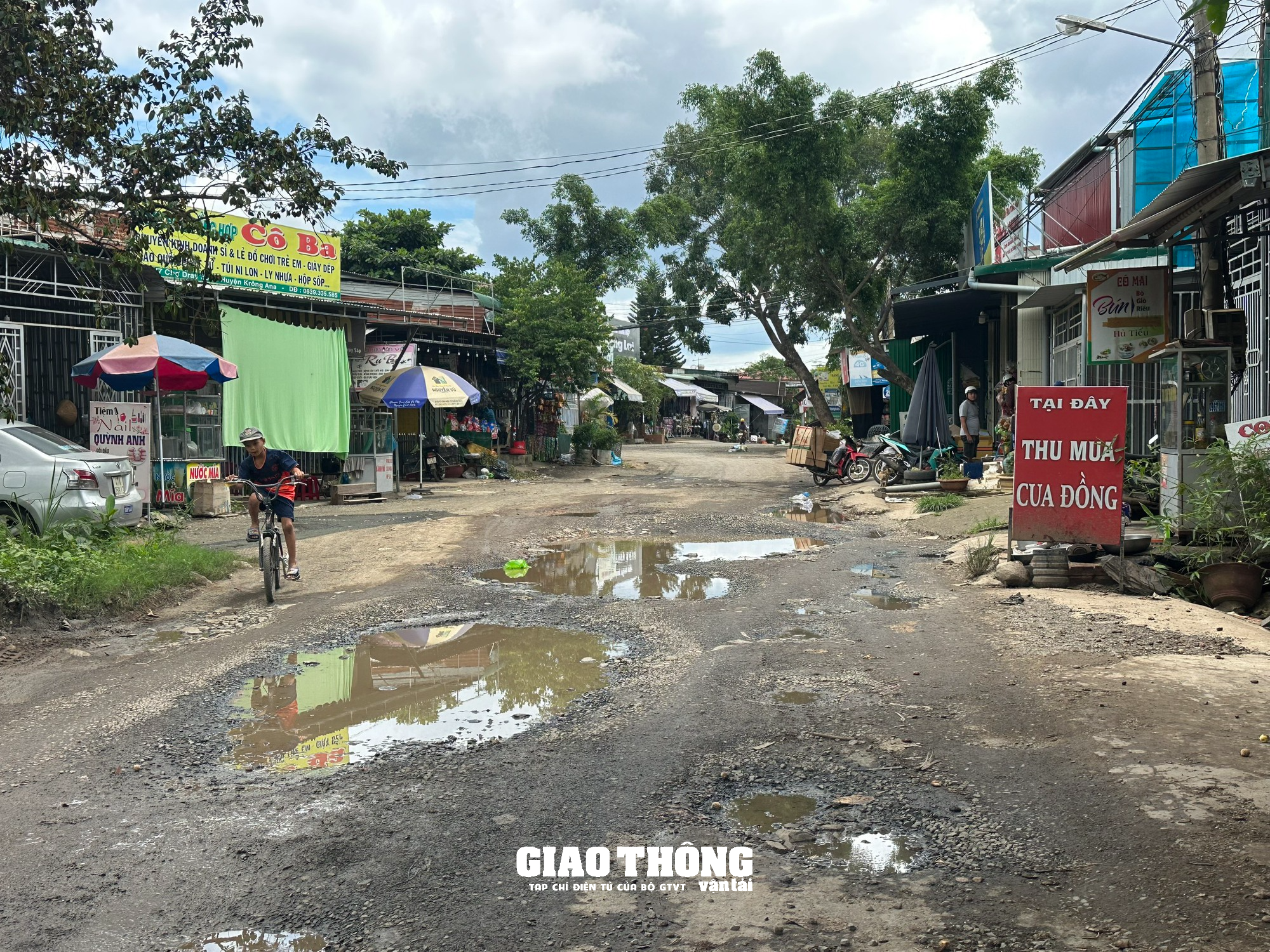 Đường giới hạn 10 tấn "oằn lưng" gánh đoàn xe ben, đầu kéo hàng chục tấn ở Đắk Lắk - Ảnh 12.