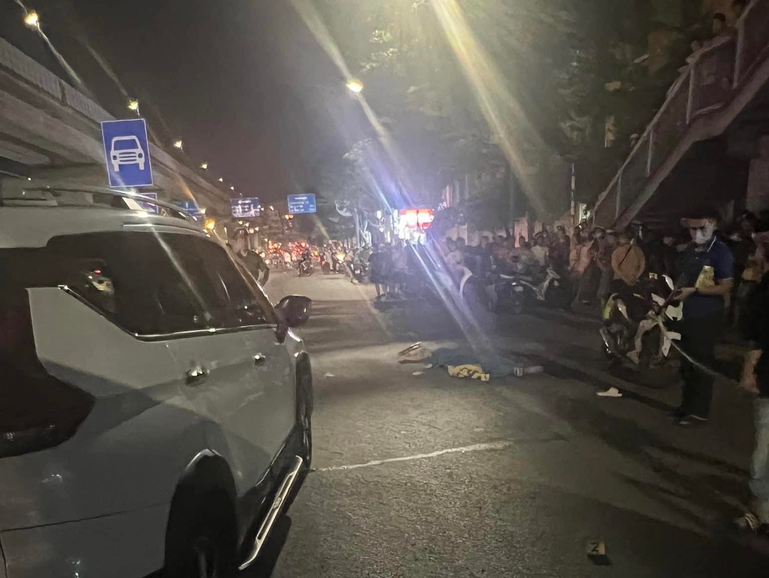 Hà Nội: Điều tra một người phụ nữ tử vong trên đường Nguyễn Trãi - Ảnh 1.