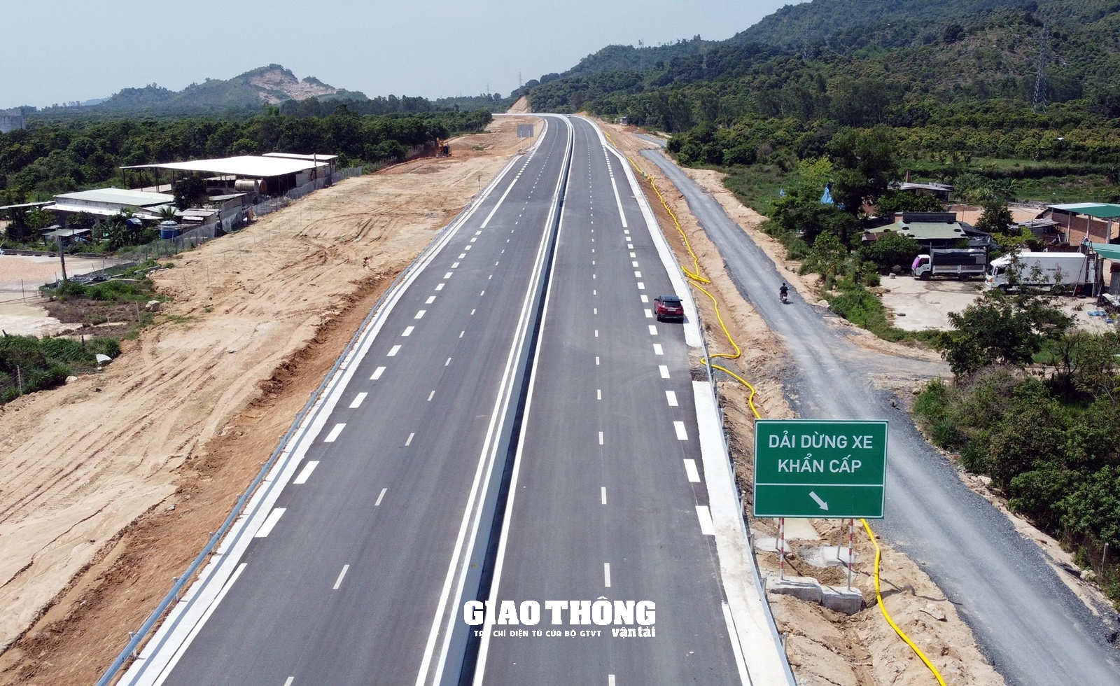 Tạm dừng lưu thông cao tốc Nha Trang – Cam Lâm để phục vụ lễ khánh thành - Ảnh 1. Tạm dừng lưu thông cao tốc Nha Trang – Cam Lâm để phục vụ lễ khánh thành - Ảnh 1.
