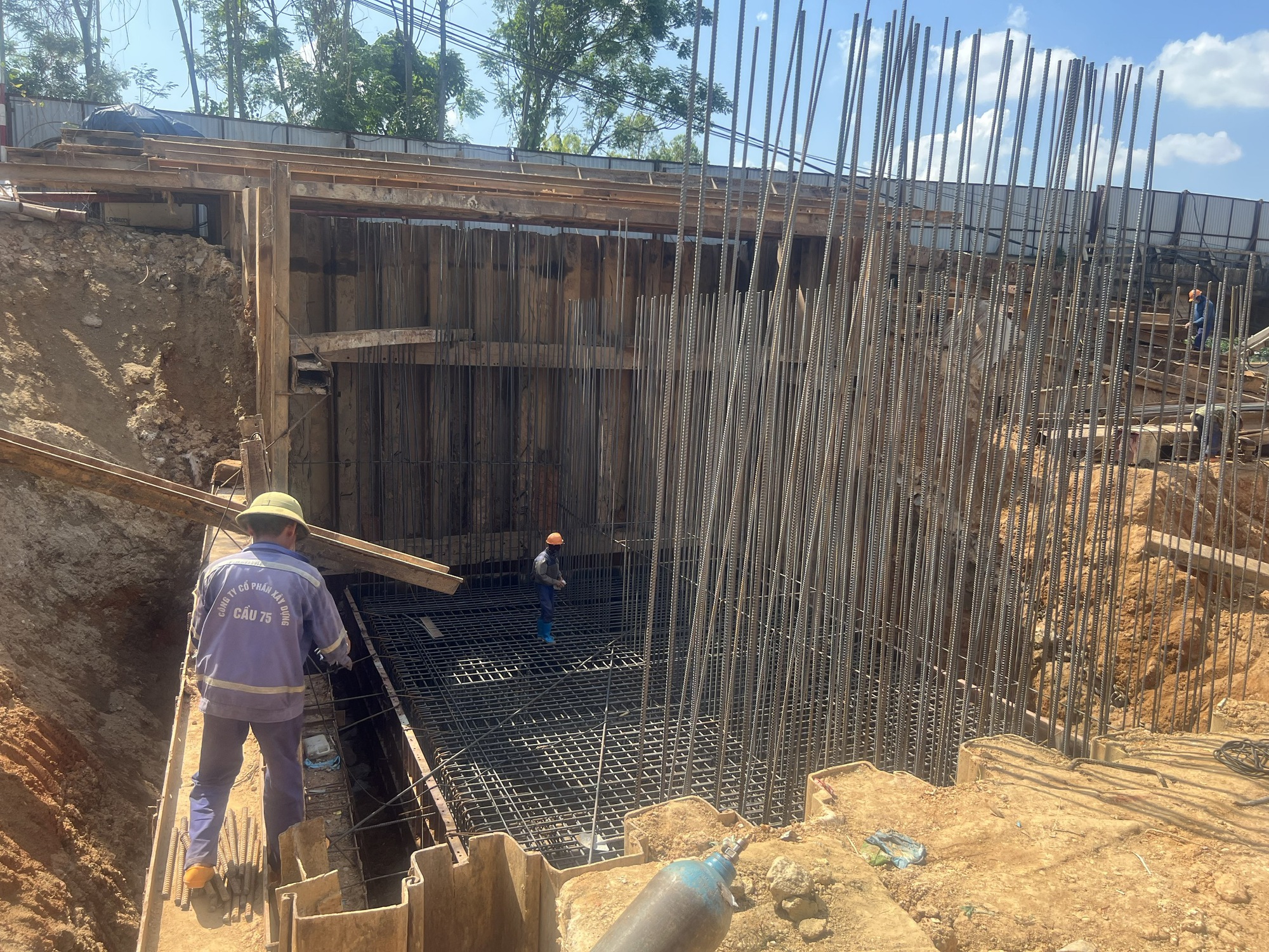 Cầu Đoan Hùng sẽ thông xe vào cuối tháng 9 tới đây - Ảnh 8. Cầu Đoan Hùng sẽ thông xe vào cuối tháng 9 tới đây - Ảnh 8.