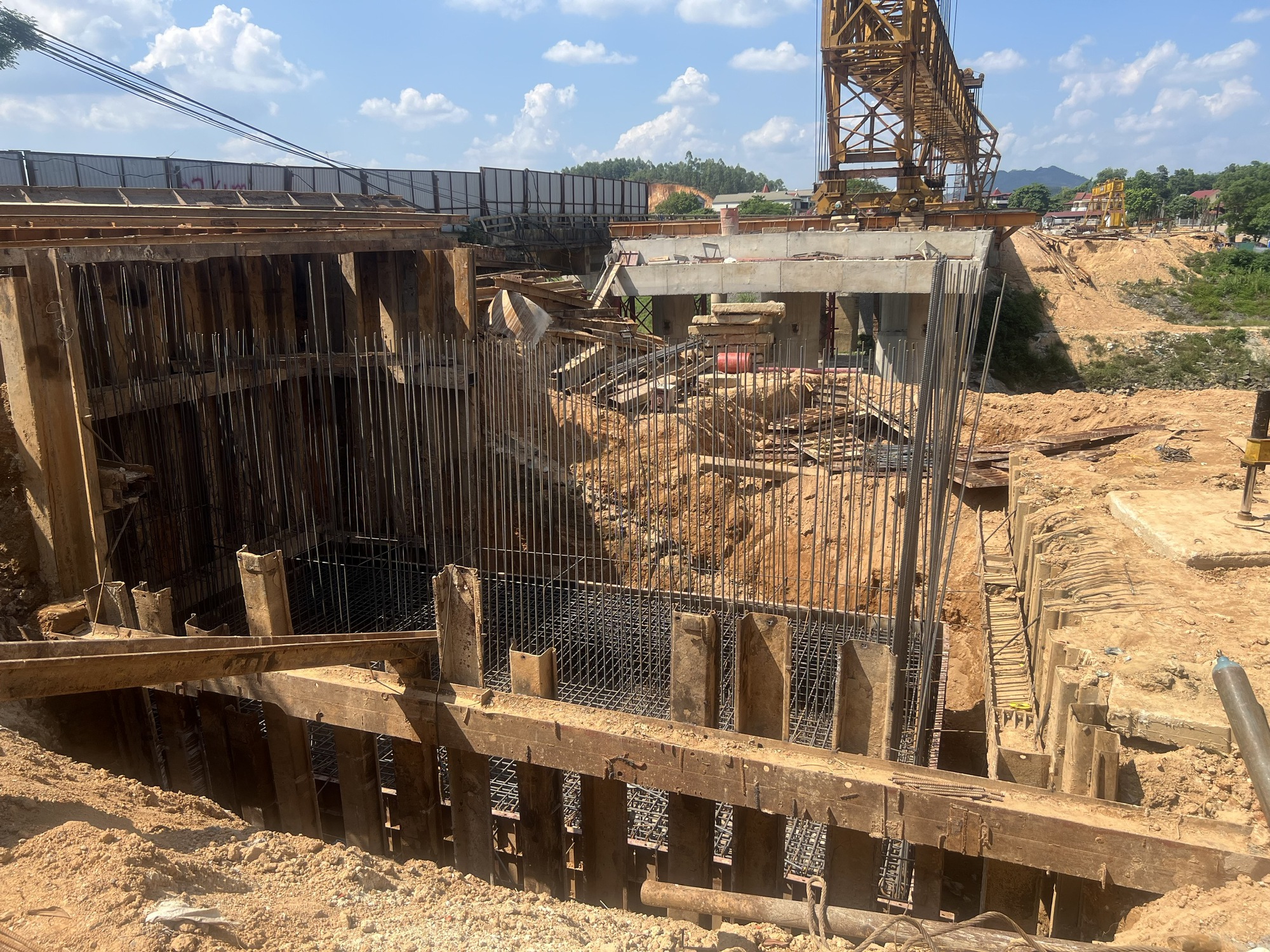 Cầu Đoan Hùng sẽ thông xe vào cuối tháng 9 tới đây - Ảnh 9. Cầu Đoan Hùng sẽ thông xe vào cuối tháng 9 tới đây - Ảnh 9.