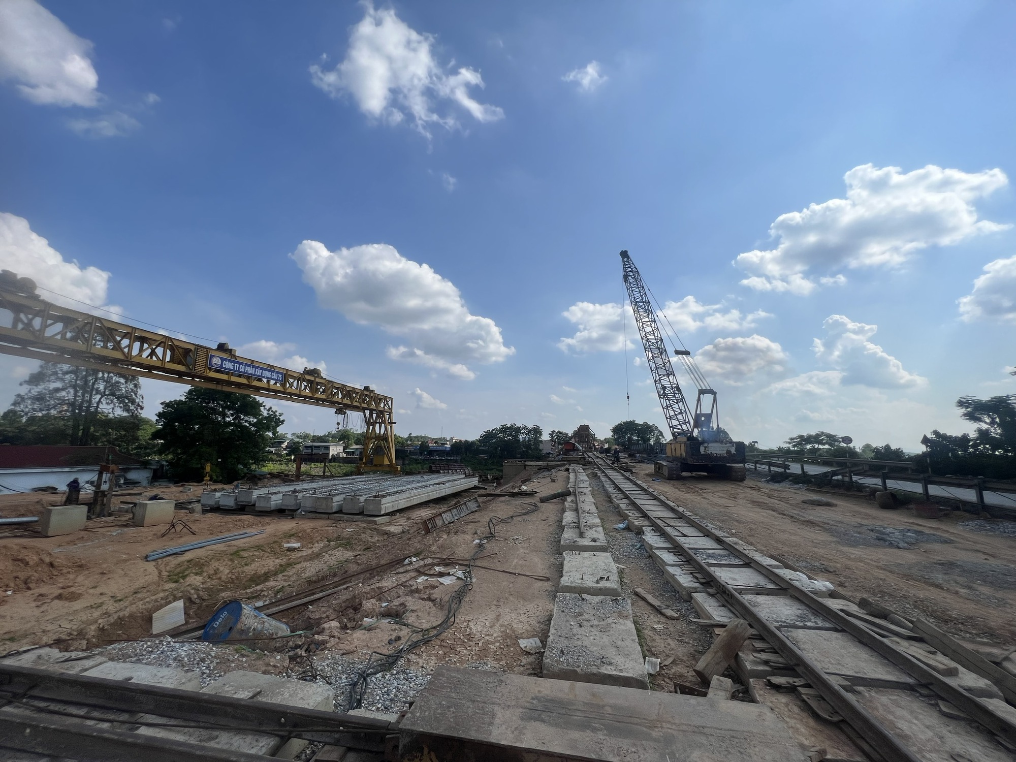 Cầu Đoan Hùng sẽ thông xe vào cuối tháng 9 tới đây - Ảnh 5. Cầu Đoan Hùng sẽ thông xe vào cuối tháng 9 tới đây - Ảnh 5.