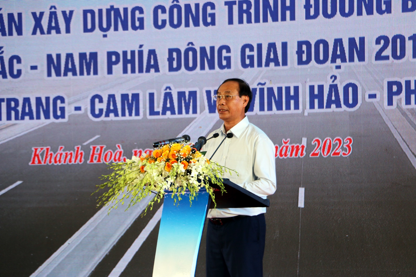 Thủ tướng cắt băng khánh thành 2 dự án cao tốc Bắc – Nam qua Khánh Hòa, Bình Thuận - Ảnh 4.