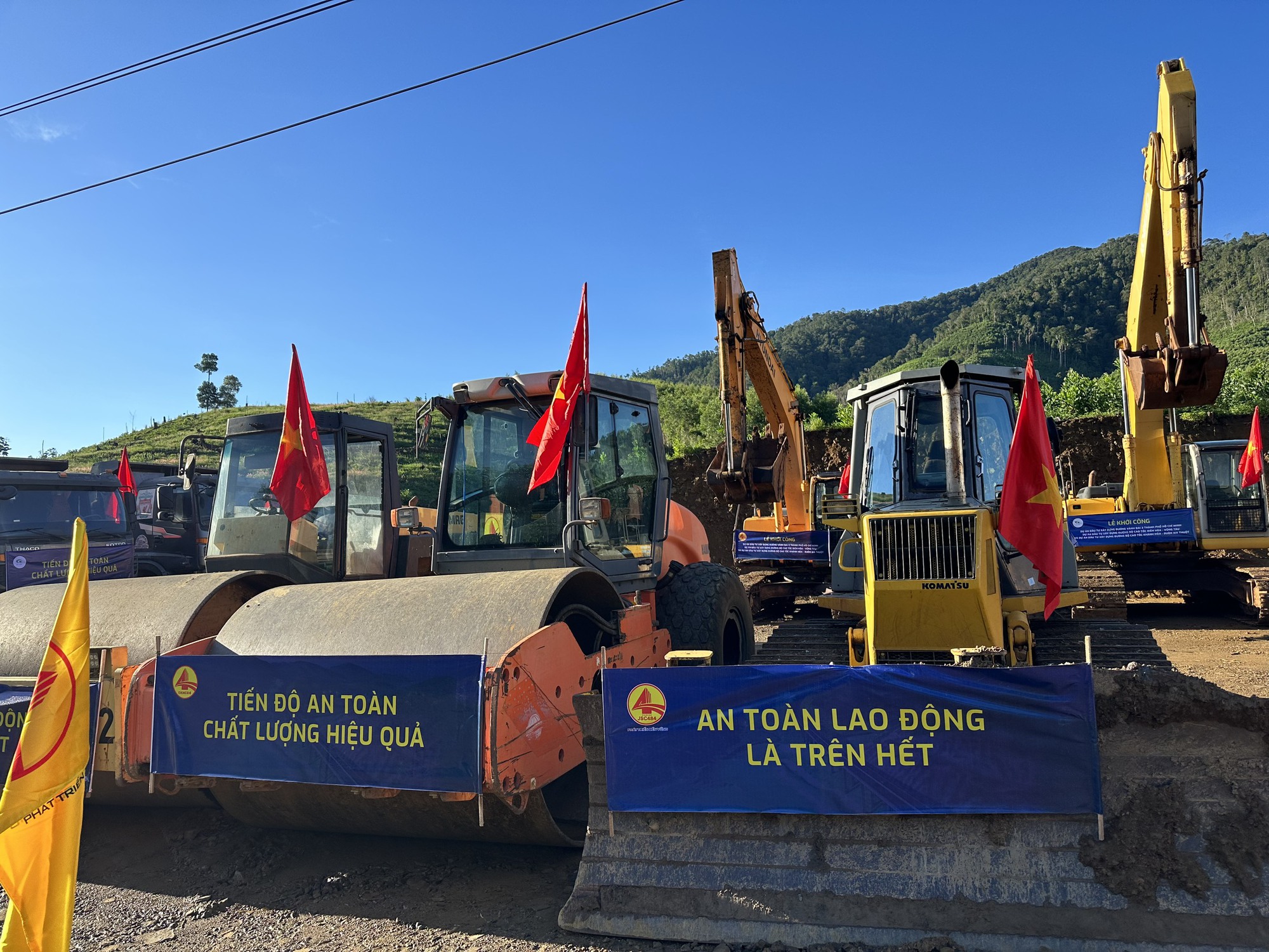 Trực tiếp: Khởi công Vành đai 3 TP.Hồ Chí Minh và hai cao tốc trọng điểm - Ảnh 2. Trực tiếp: Khởi công Vành đai 3 TP.Hồ Chí Minh và hai cao tốc trọng điểm - Ảnh 2.