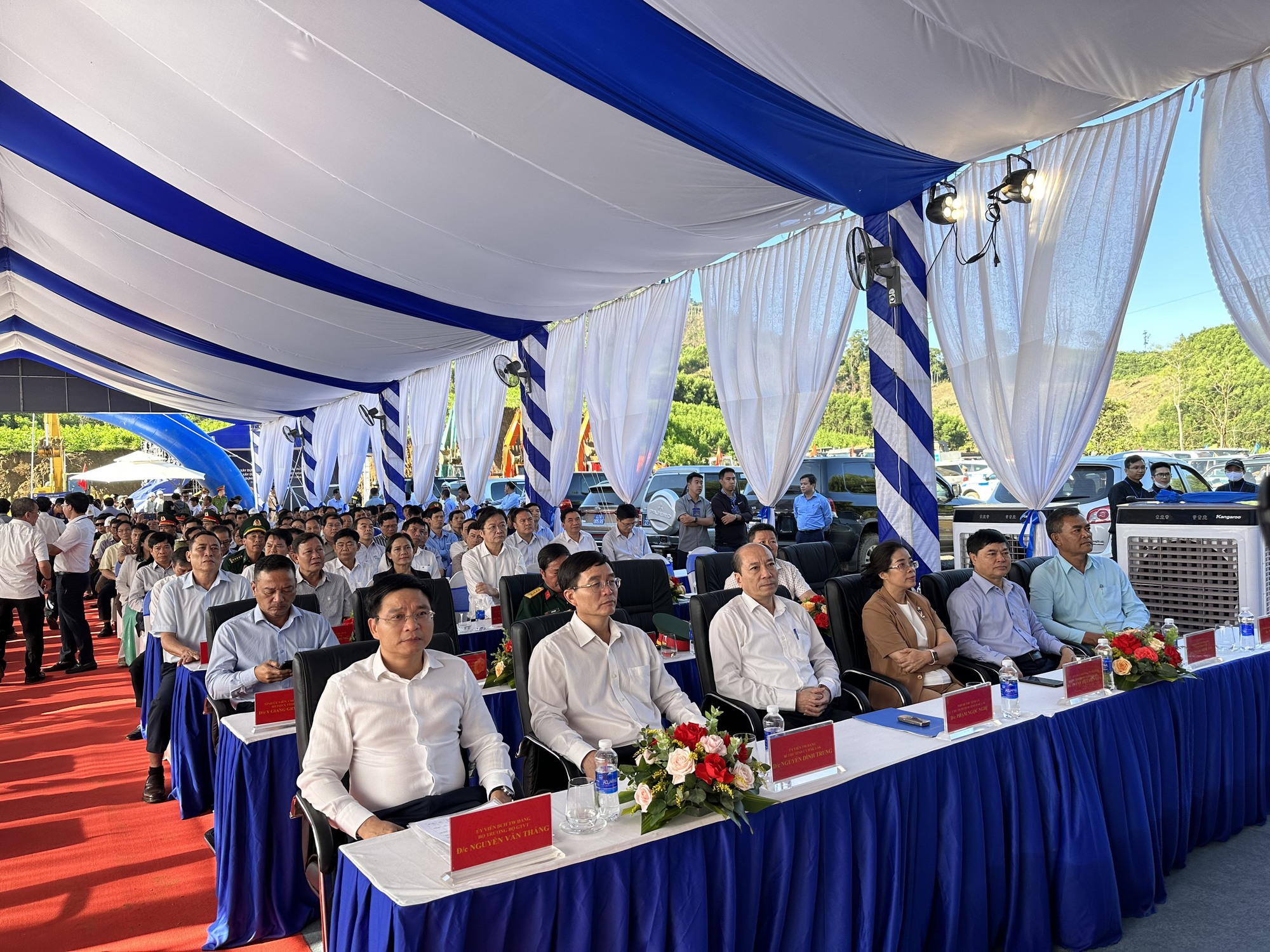 Trực tiếp: Khởi công Vành đai 3 TP.Hồ Chí Minh và hai cao tốc trọng điểm - Ảnh 1. Trực tiếp: Khởi công Vành đai 3 TP.Hồ Chí Minh và hai cao tốc trọng điểm - Ảnh 1.