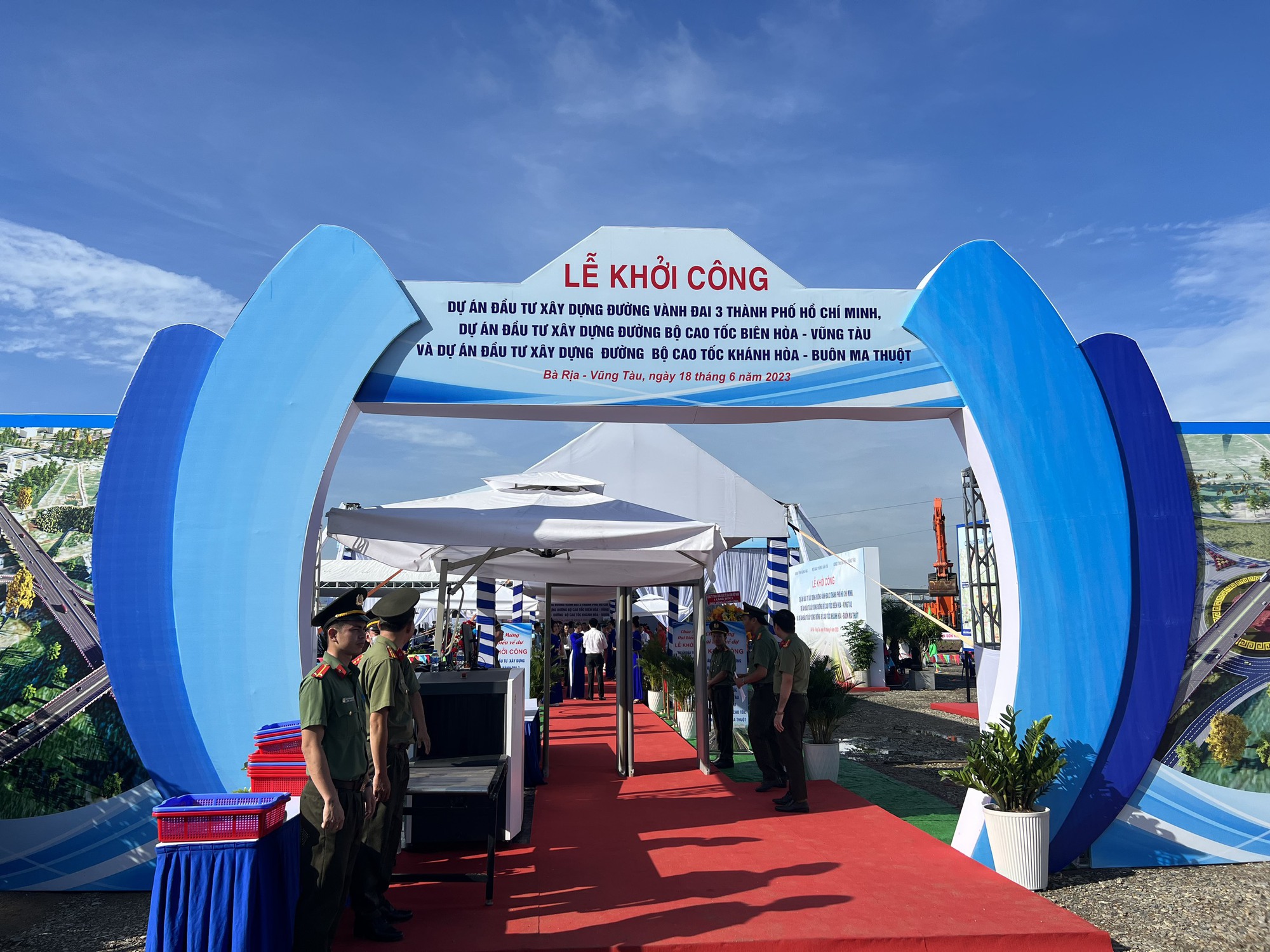 Trực tiếp: Khởi công Vành đai 3 TP.Hồ Chí Minh và hai cao tốc trọng điểm - Ảnh 1. Trực tiếp: Khởi công Vành đai 3 TP.Hồ Chí Minh và hai cao tốc trọng điểm - Ảnh 1.