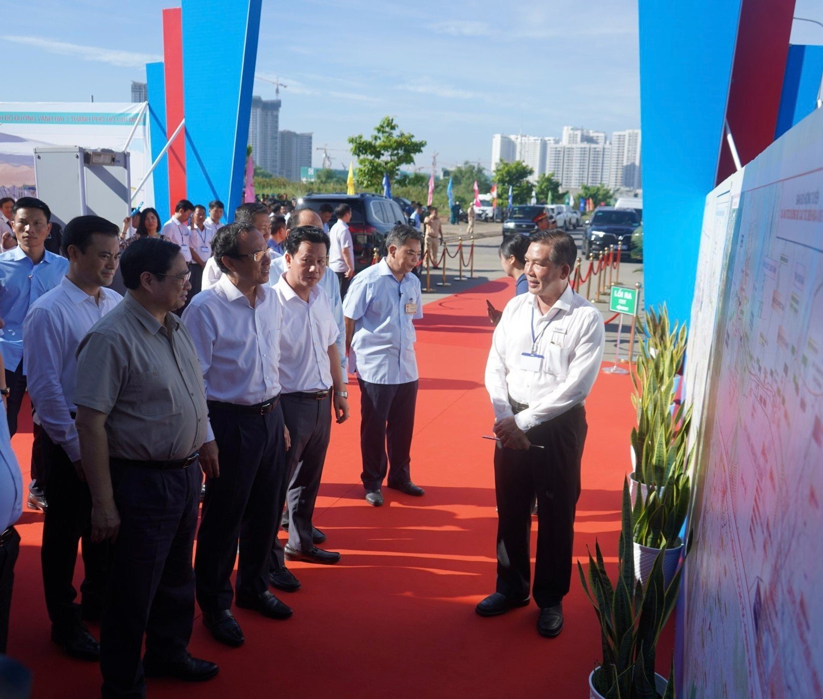 Trực tiếp: Khởi công Vành đai 3 TP.Hồ Chí Minh và hai cao tốc trọng điểm - Ảnh 1. Trực tiếp: Khởi công Vành đai 3 TP.Hồ Chí Minh và hai cao tốc trọng điểm - Ảnh 1.