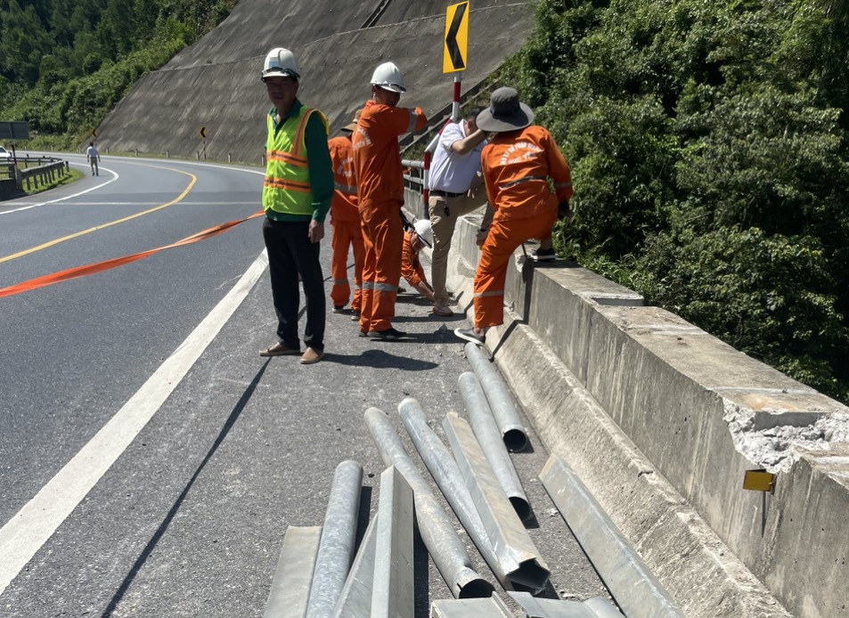 Truy tìm phương tiện gây TNGT trên đường Hồ Chí Minh đoạn La Sơn-Túy Loan - Ảnh 6.