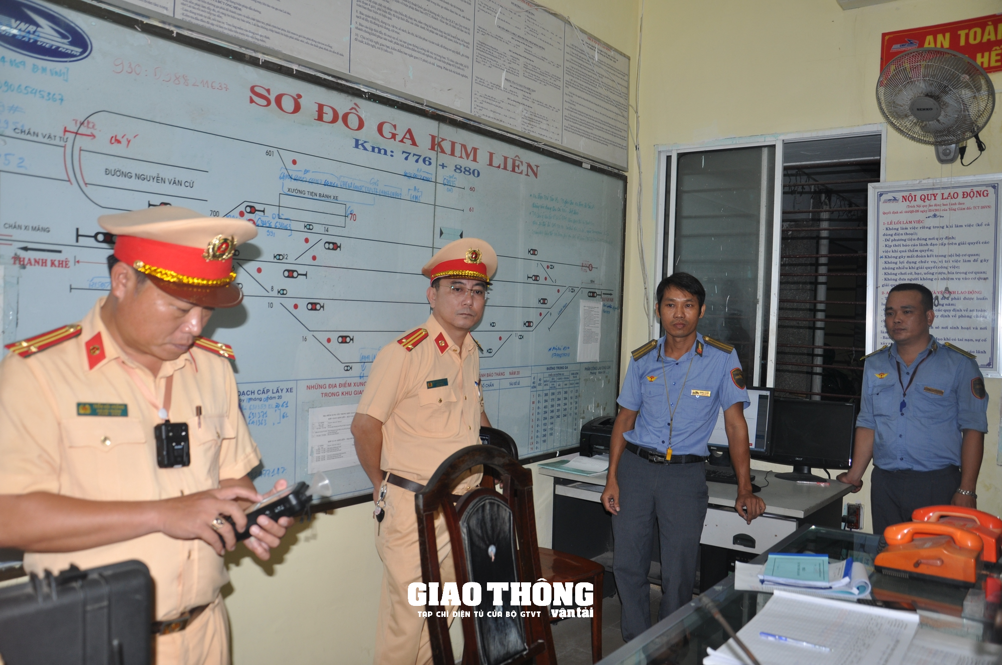 CSGT xuyên ngày đêm kiểm tra nồng độ cồn, ma túy nhân viên đường sắt ở Đà Nẵng - Ảnh 5.