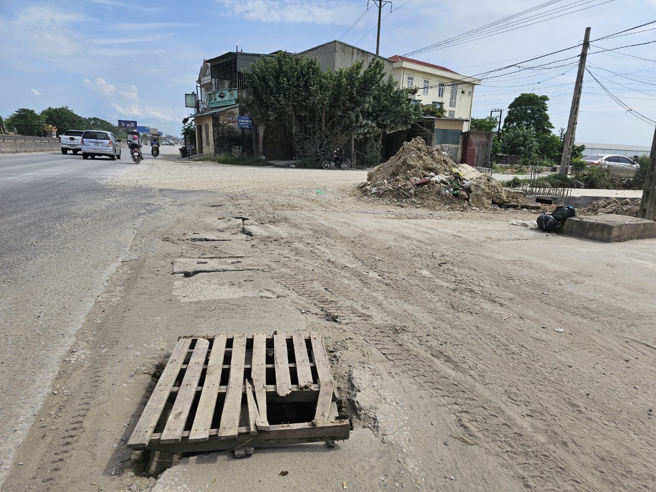 Buông lỏng quản lý, giám sát thi công dự án đường nối QL1A và QL45 - Ảnh 1.