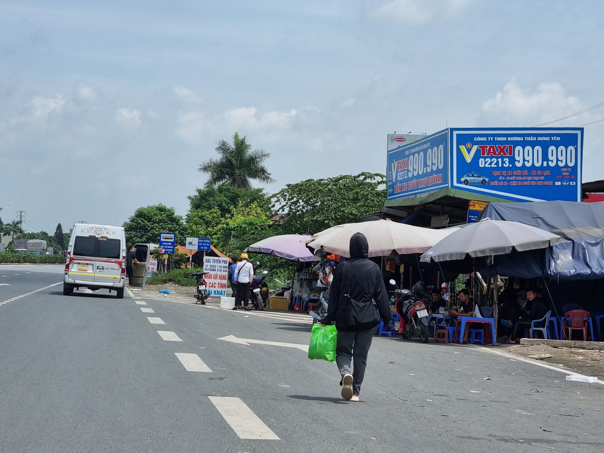 Hưng yên: vấn nạn lấn chiếm hành lang đường bộ trên QL5 - Ảnh 4.