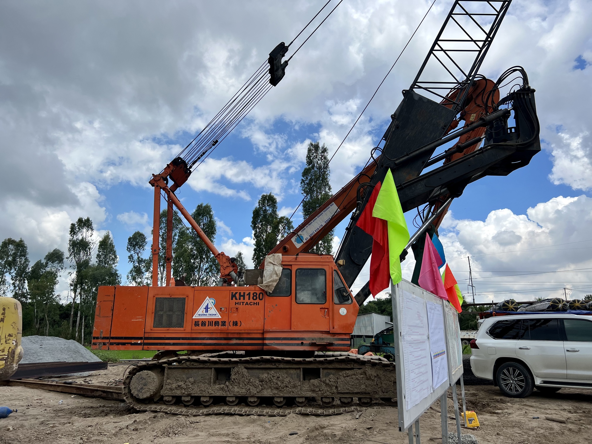 Dồn lực thi công Tuyến tránh Long Xuyên  - Ảnh 2.