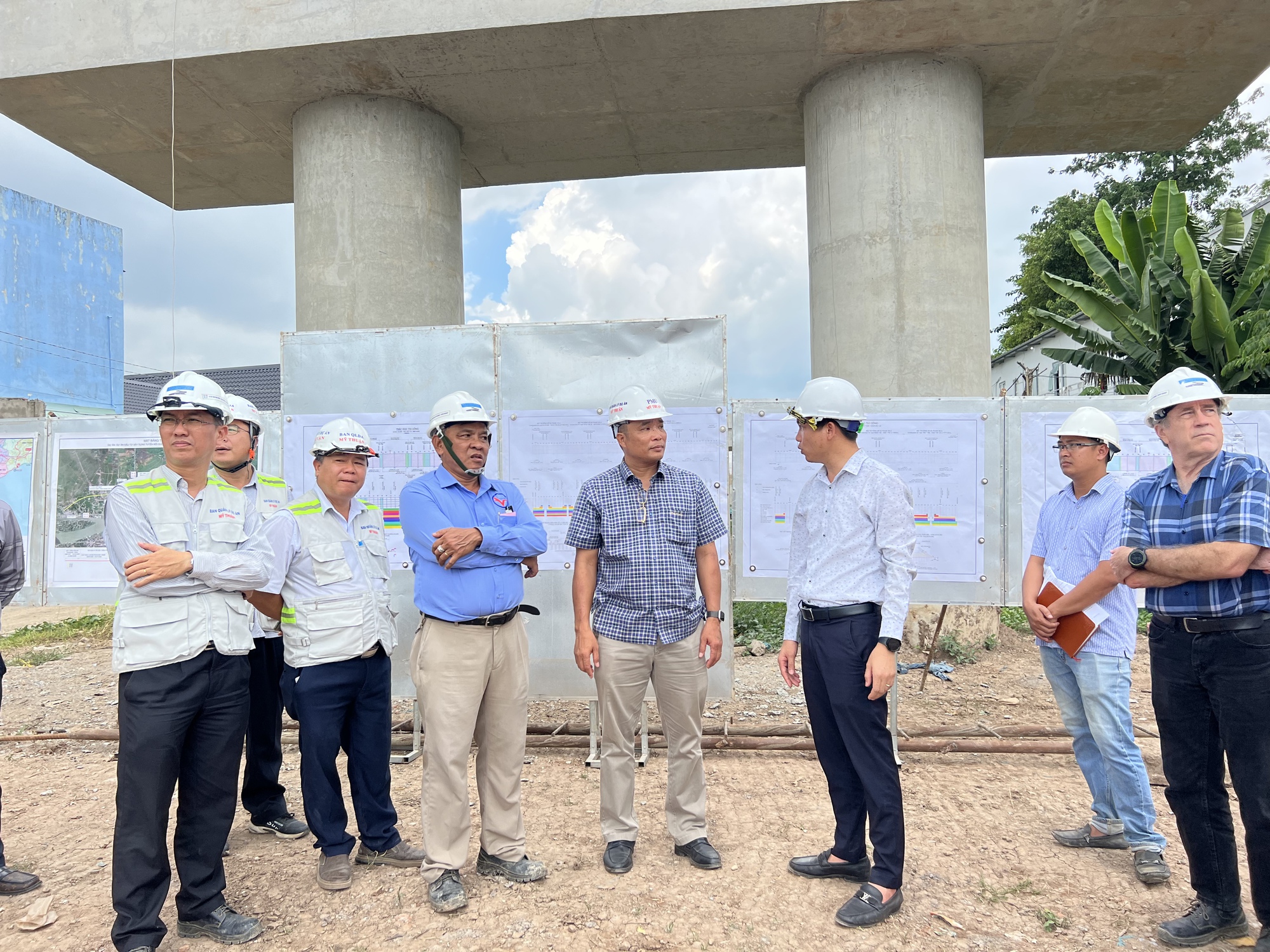 Dồn lực thi công Tuyến tránh Long Xuyên  - Ảnh 3.